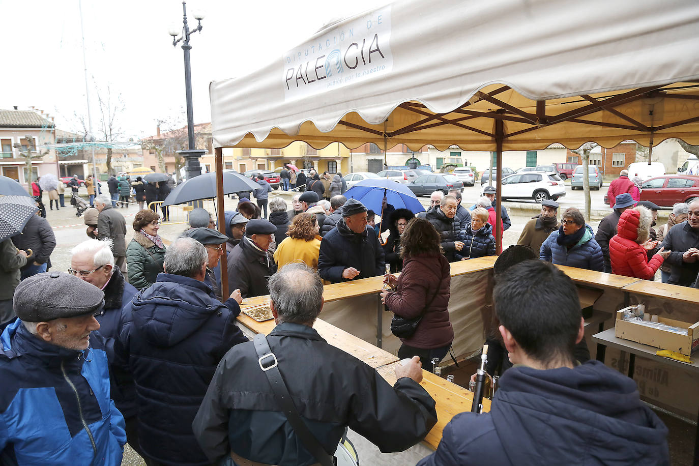 La matanza y reparto de jijas y morcilla en Becerril.