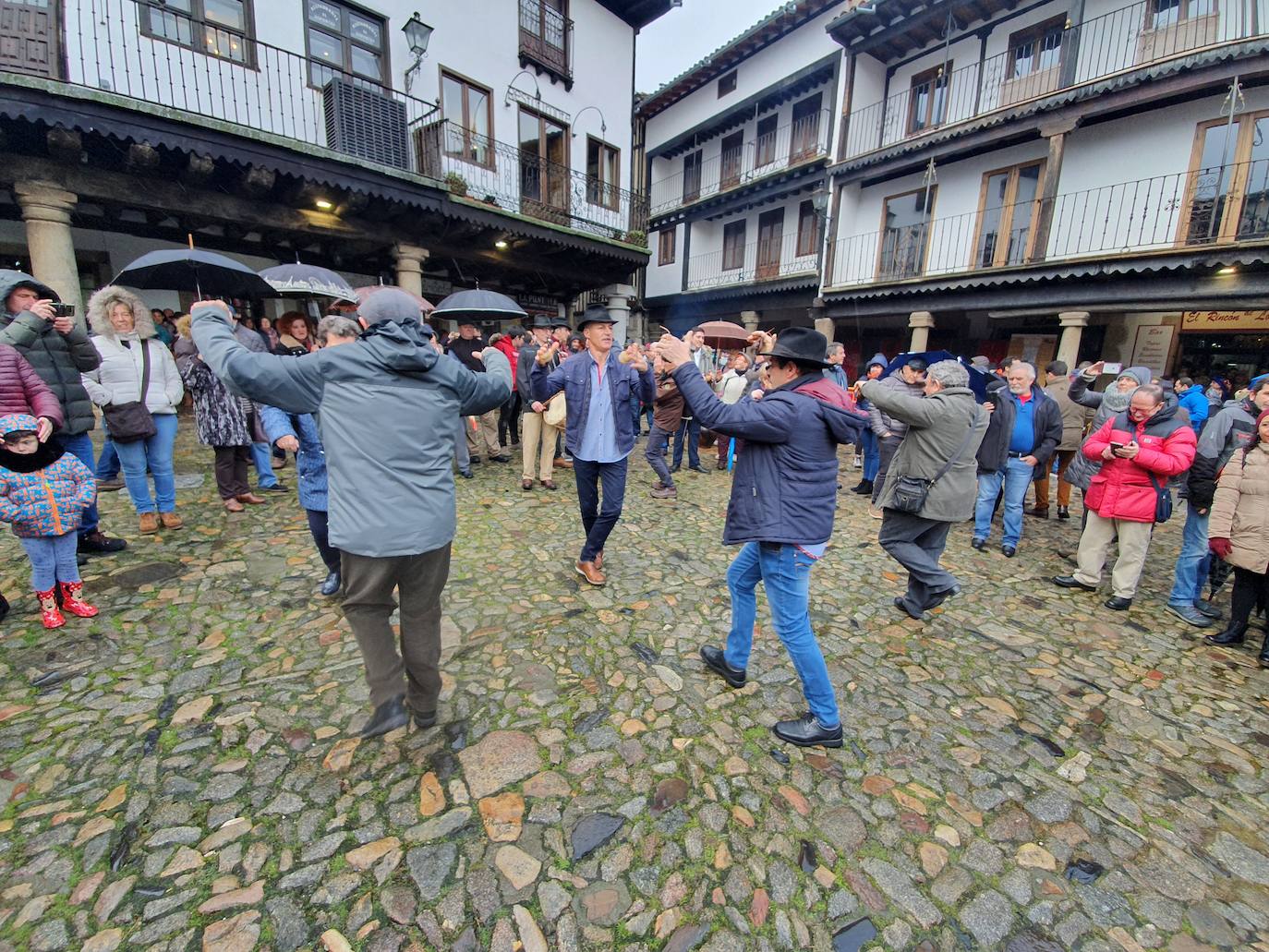 Fotos: La rifa del marrano de San Antón en La Alberca de Salamanca