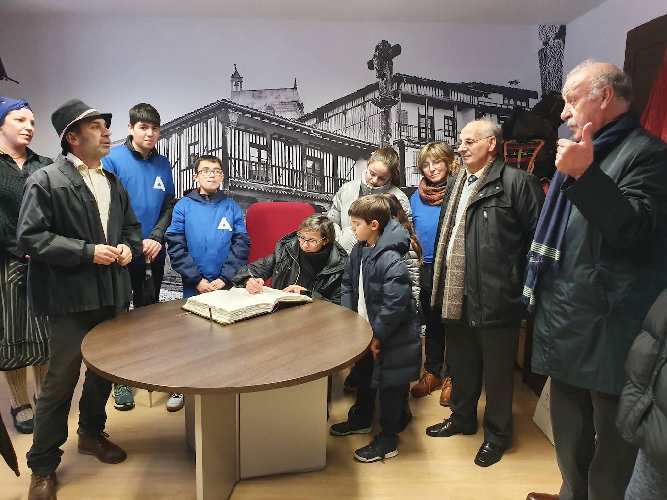 Fotos: La rifa del marrano de San Antón en La Alberca de Salamanca