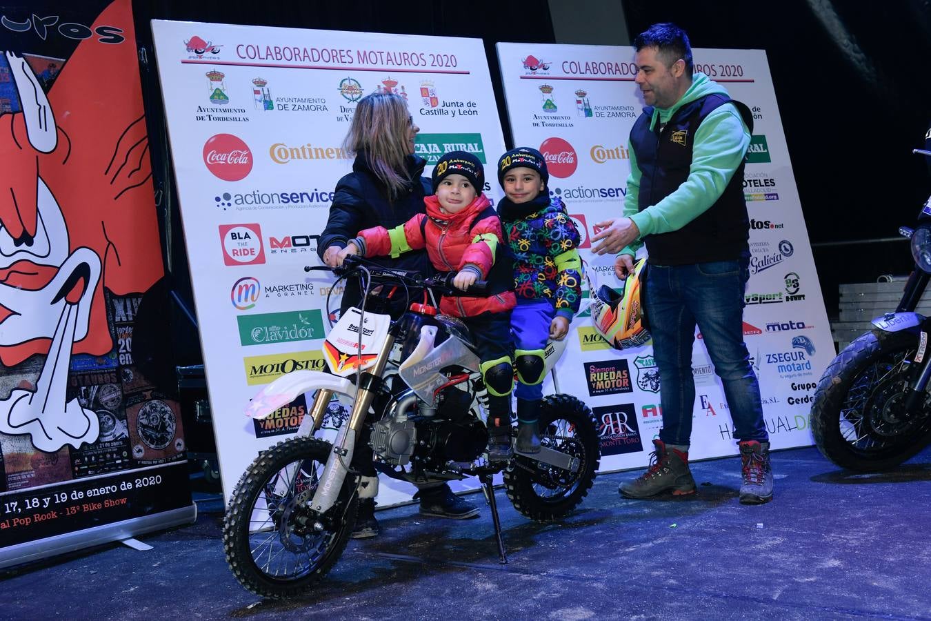 La entrega de trofeos, agradecimientos y el sorteo de regalos y motocicletas puso hoy el broche final a la XX edición | El acto contó con la presencia del padrino de honor de este año, el piloto Nico Terol, y el periodista deportivo Marc Martí