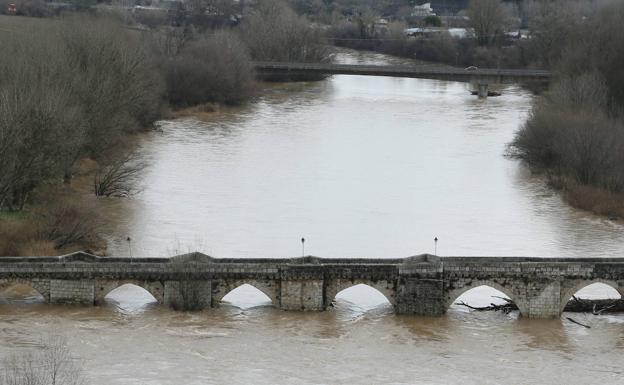 El puente medieval de Simancas cuenta con el expediente incoado en 1989 y pendiente de resolver. 