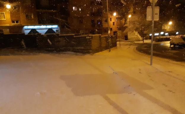 Imagen principal - Fotos de la amdrugada y las primeras horas del día en Segovia y su alfoz. 