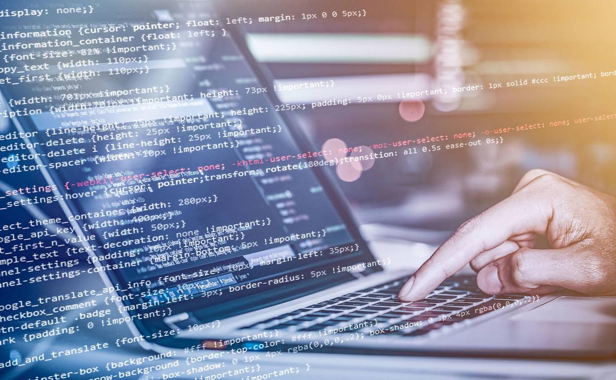 La Policía identifica a dos personas por una estafa 'on line' por importe de 30.030 euros a un empresario segoviano