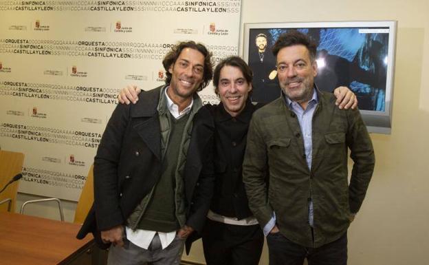 Óscar, Raúl y Manuel, los tres hermanos integrantes de Café Quijano, tras la rueda de prensa. 