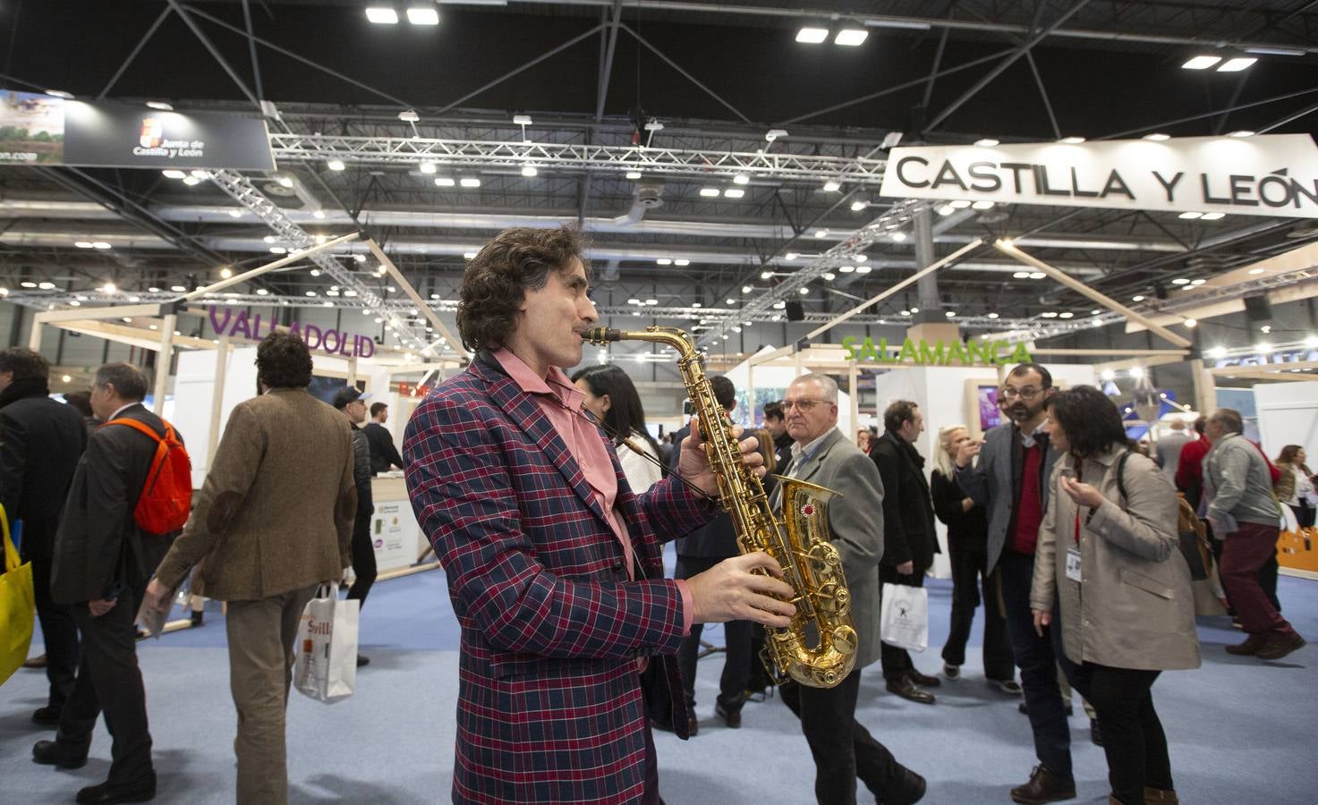 La comunidad apuesta por el deporte, la cultura y la gastronomía en la segunda jornada de la feria