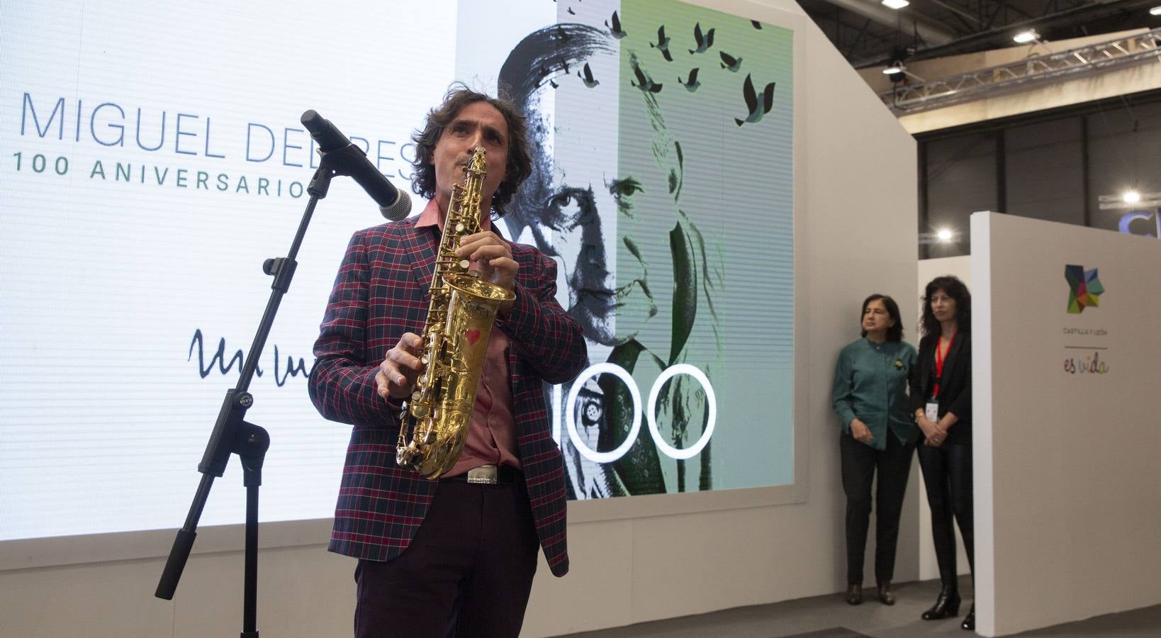 La ciudad celebra el centenario del nacimiento del literato y aprovecha esta efeméride para destacar las palabras de Delibes y su «exquisita descripción» de Valladolid, la provincia y sus gentes