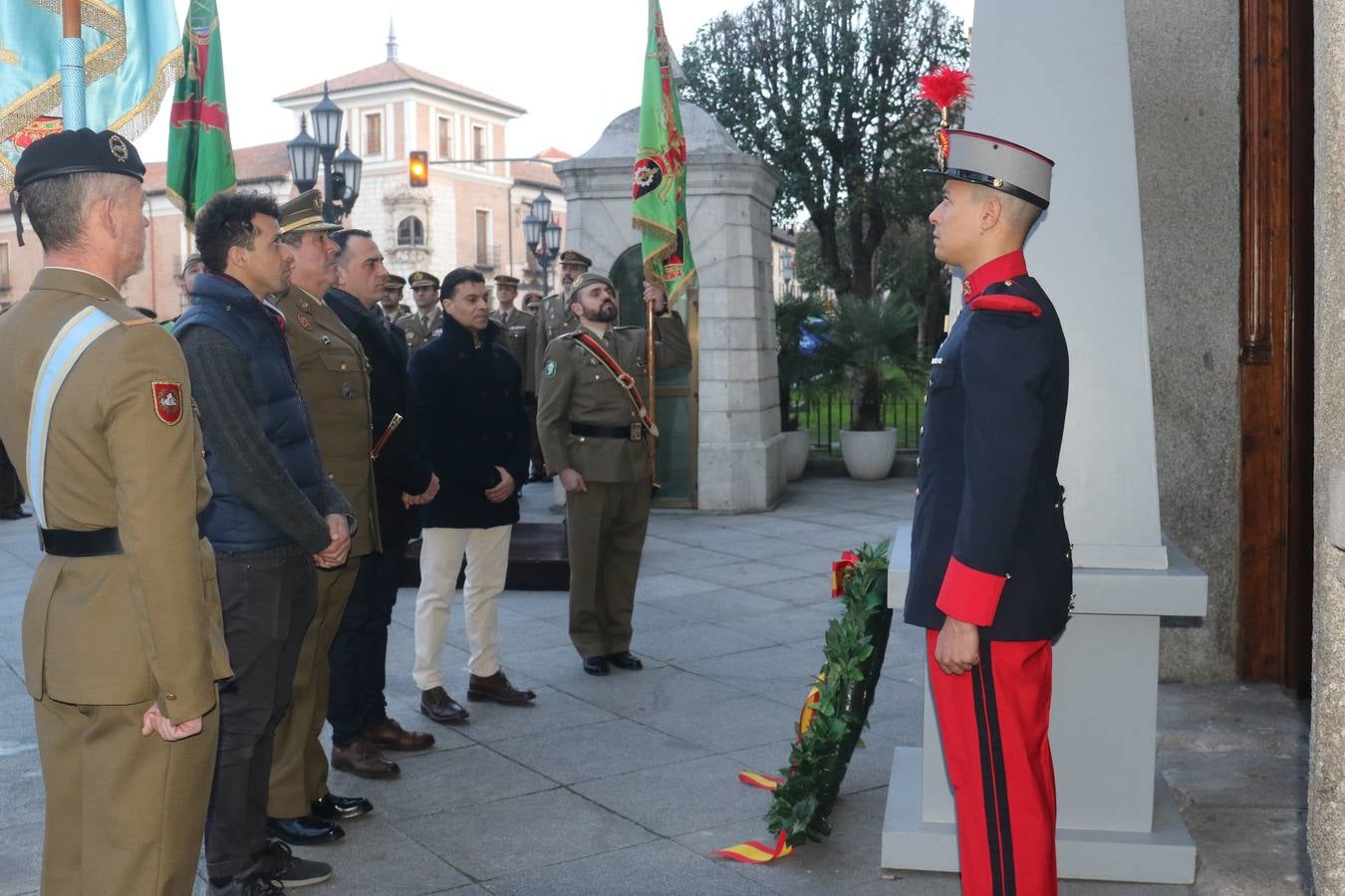 Con motivo de la festividad de San Francisco de Sales, patrón de los periodistas, efeméride que se conmemora mañana, el Palacio Real celebró un acto militar con una nutrida representación de los medios de comunicación de Valladolid y Palencia