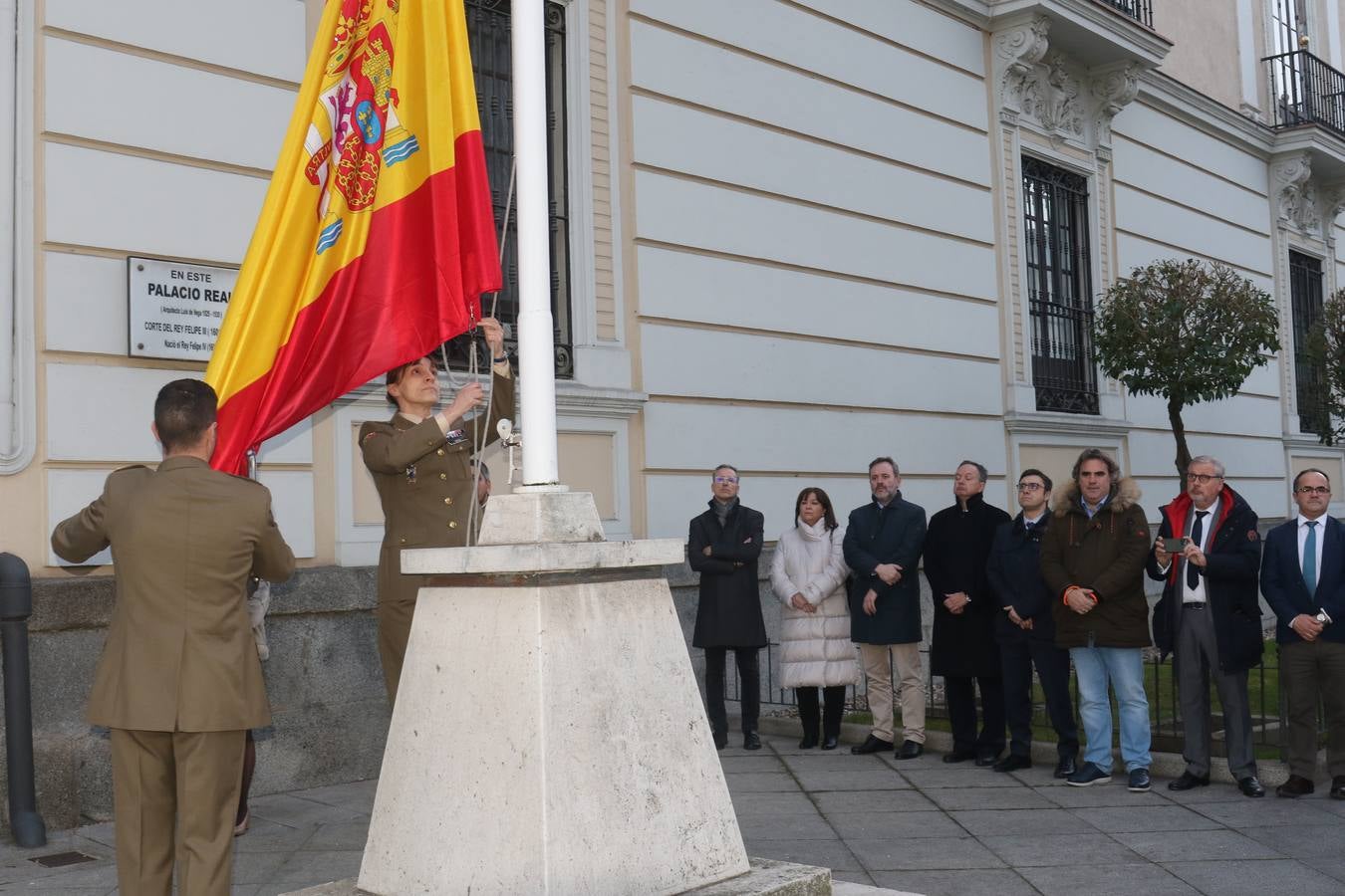 Con motivo de la festividad de San Francisco de Sales, patrón de los periodistas, efeméride que se conmemora mañana, el Palacio Real celebró un acto militar con una nutrida representación de los medios de comunicación de Valladolid y Palencia