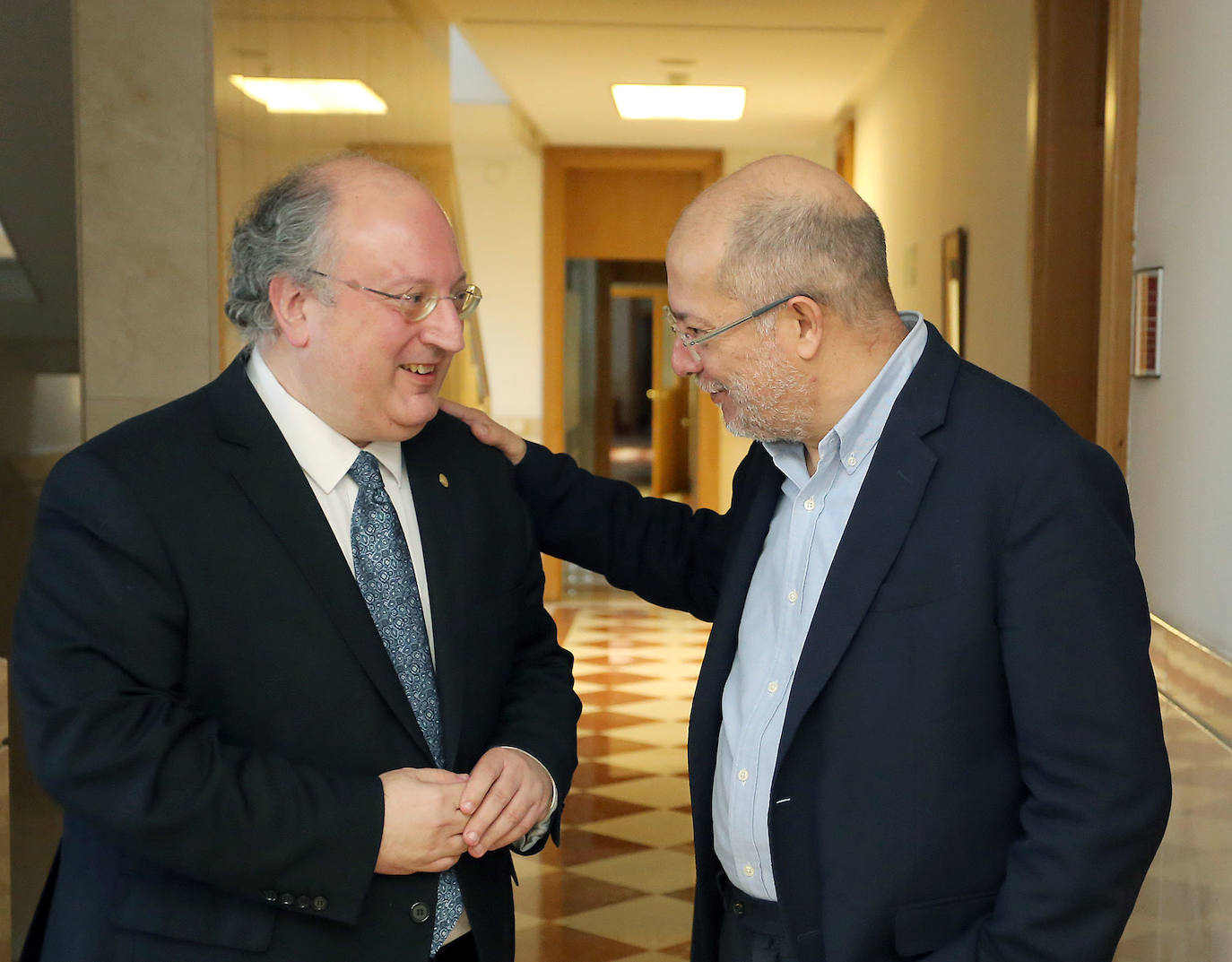 El vicepresidente, portavoz y consejero de Transparencia, Ordenación del Territorio y Acción Exterior, Francisco Igea, se reúne con el presidente del Consejo Económico y Social de Castilla y León, Enrique Cabero.