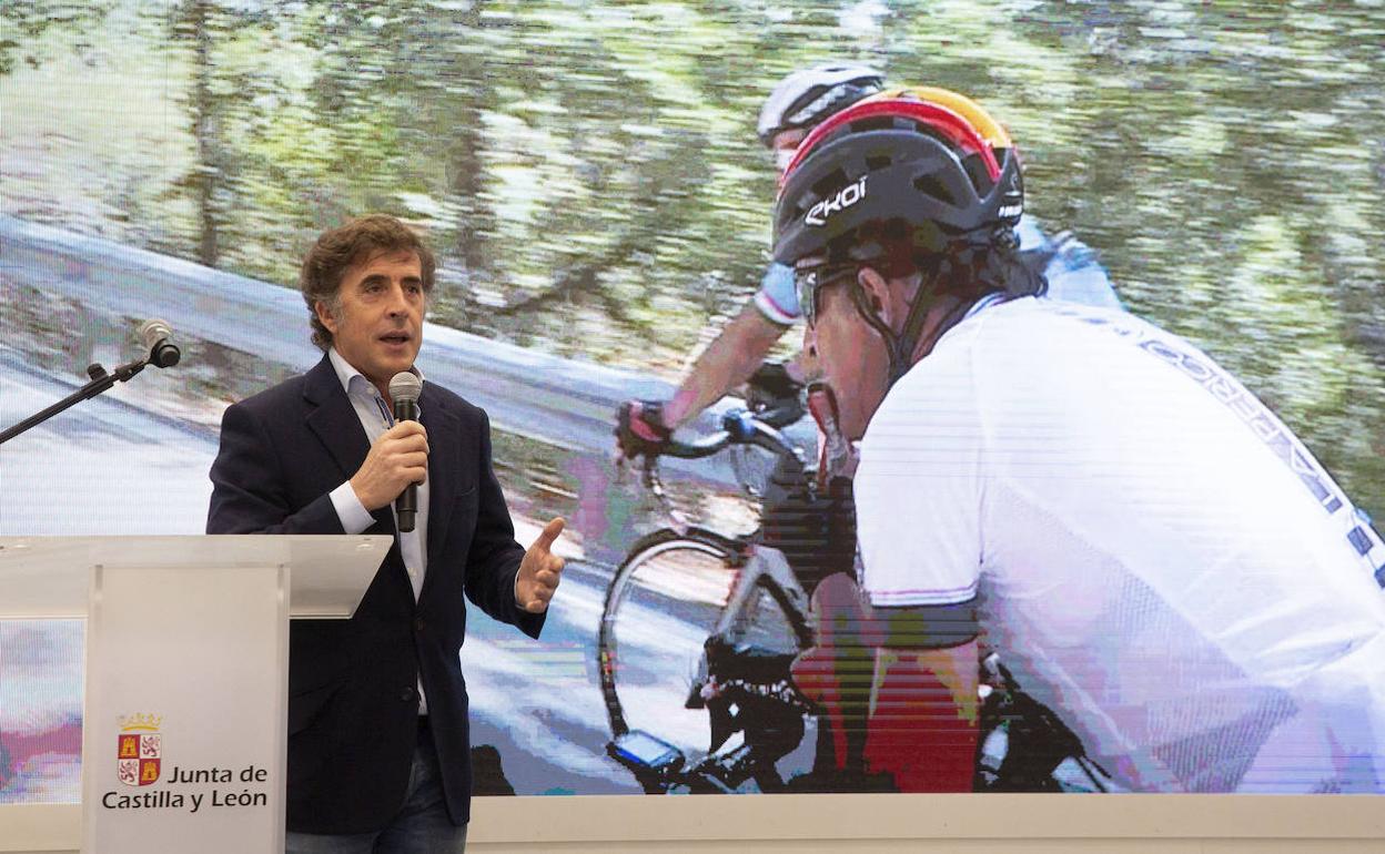 Pedro Delgado invita a hacer cicloturismo en Segovia. 