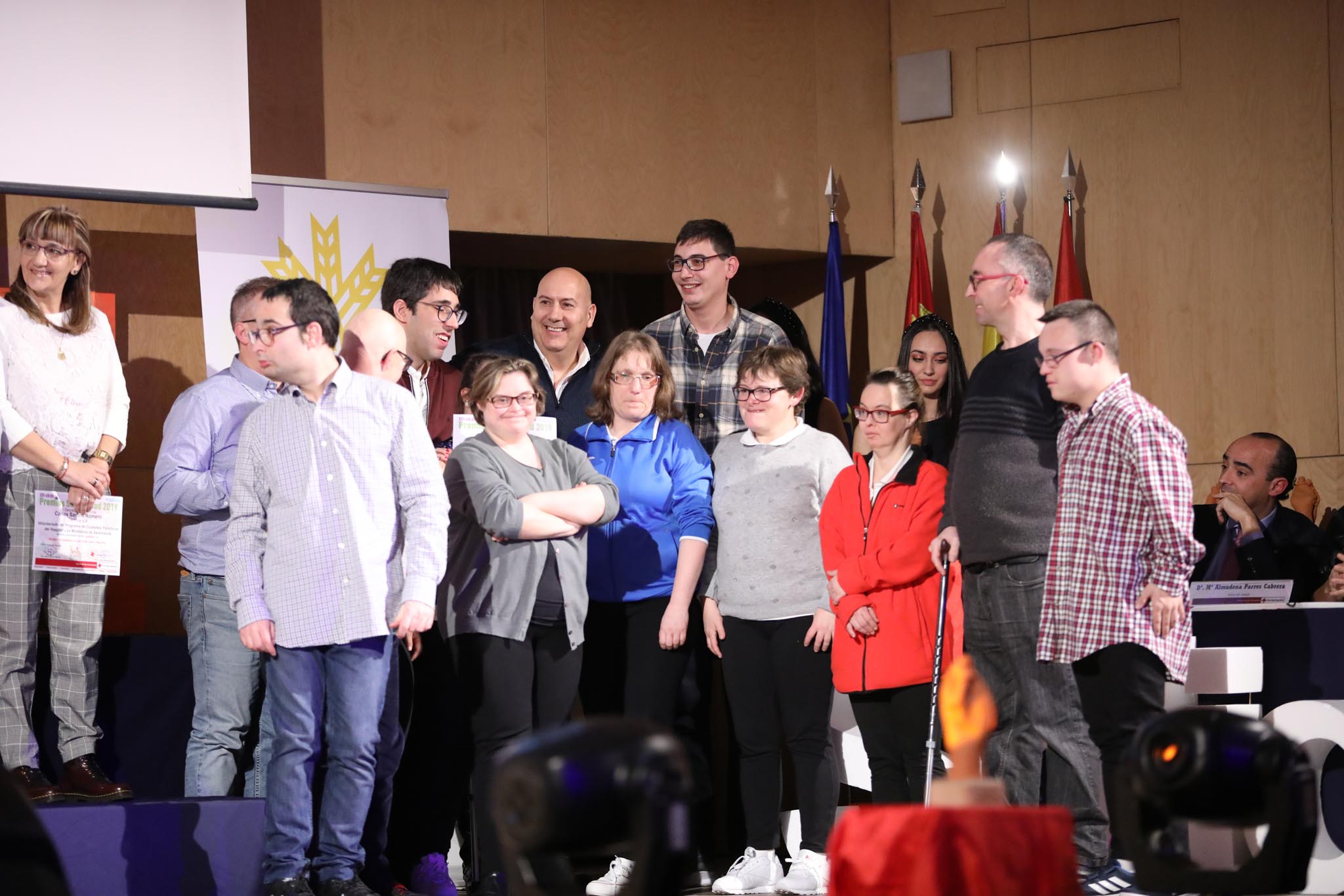 Cruz Roja Salamanca celebró ayer una accidentada XXIV edición de sus Premios Solidaridad. La gala, que fue interrumpida por una alerta de incendio que se quedó en un susto, fue presentada por el periodista y presentador de televisión Javier Gallego.