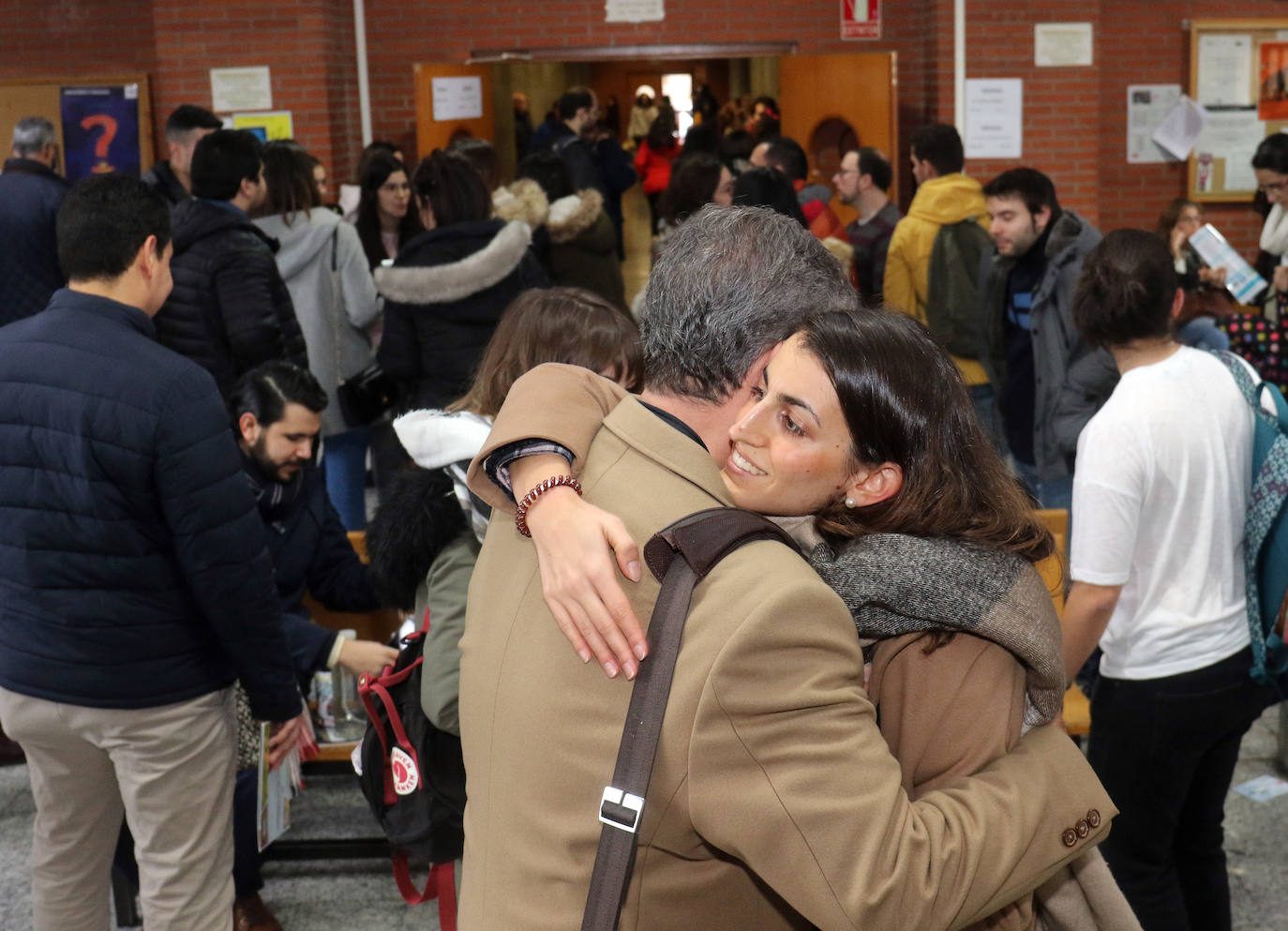 Un total de 35.472 candidatos se examinan este sábado en una veintena de ciudades, entre ellas Salamanca y Valladolid, para obtener una de las 9.539 plazas de formación sanitaria especializada en Medicina, Farmacia, Enfermería, Psicología, Química, Biología y Física convocadas por el Ministerio de Sanidad.