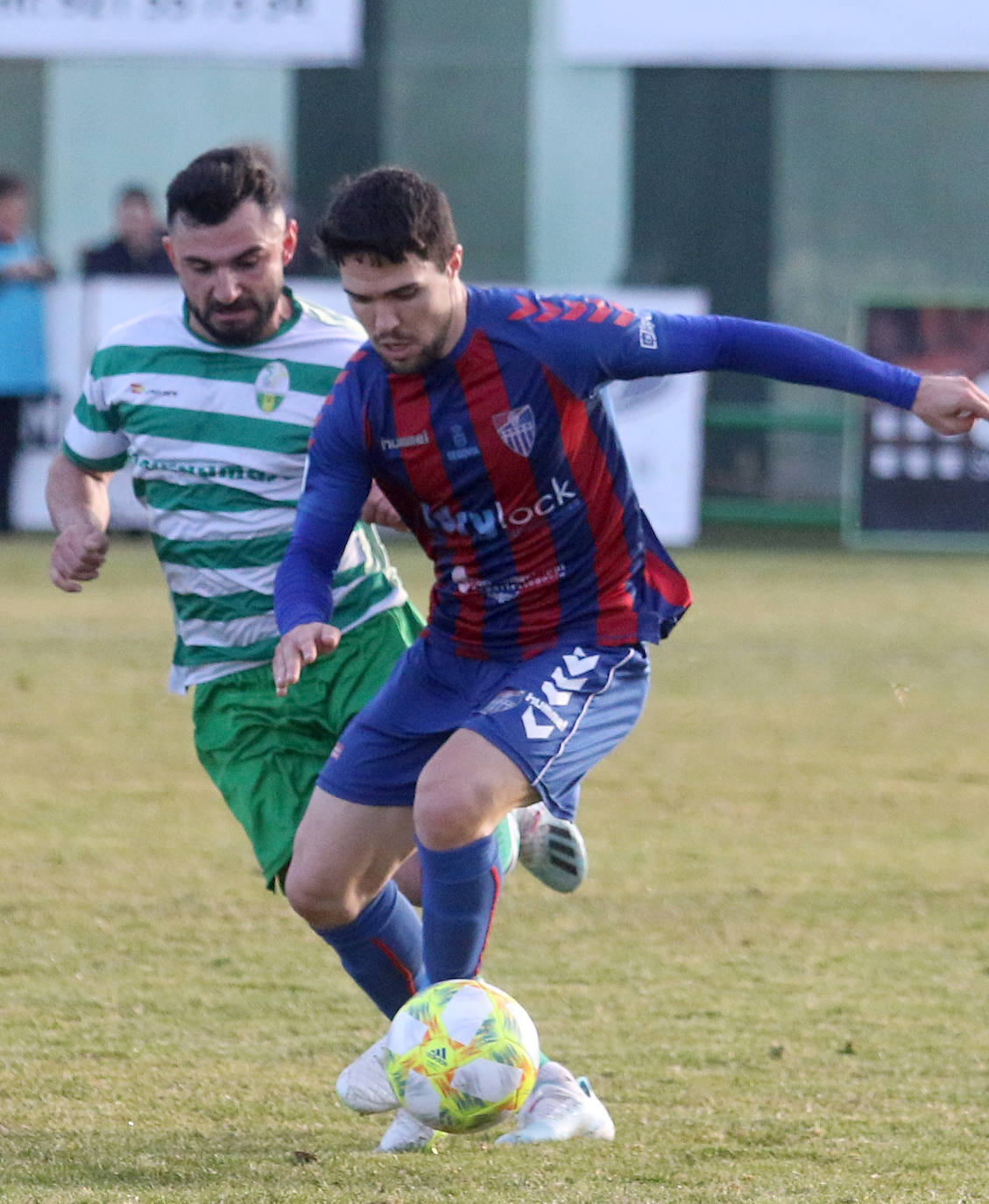 Partido entre la Gimnástica Segoviana y la Virgen del Camino 