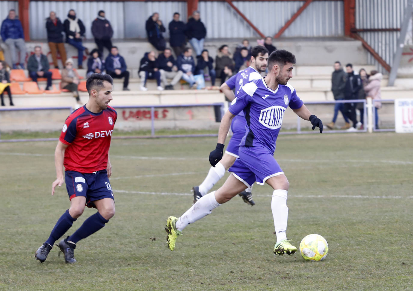 El equipo morado suma la quinta victoria de la temporada. 