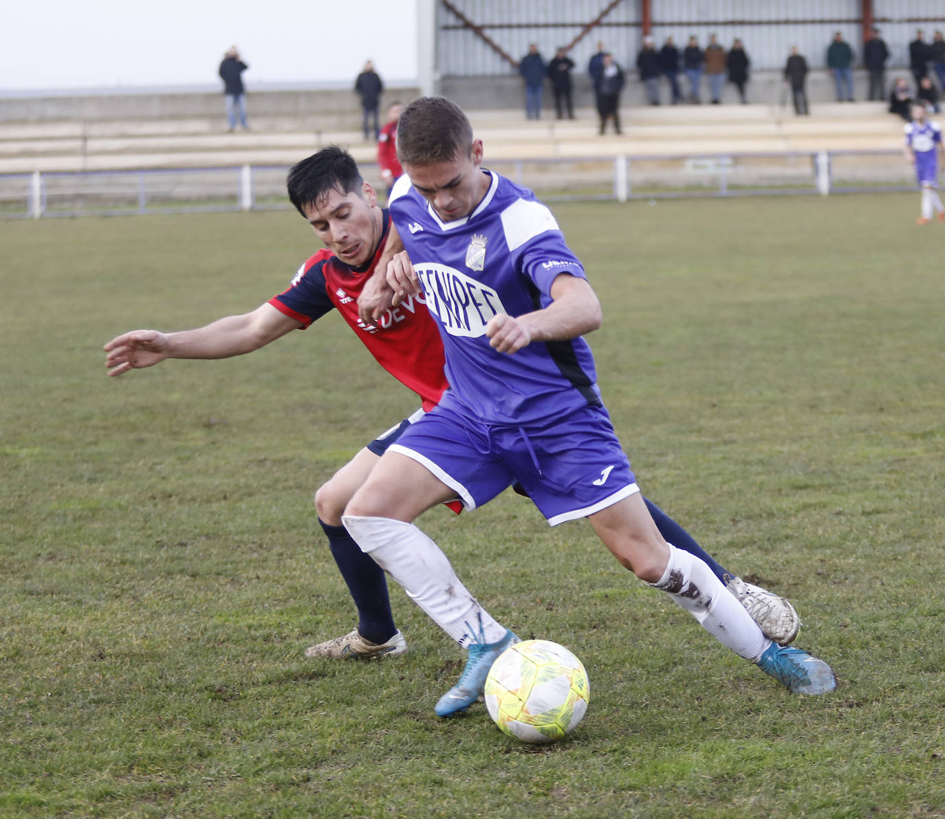 El equipo morado suma la quinta victoria de la temporada. 