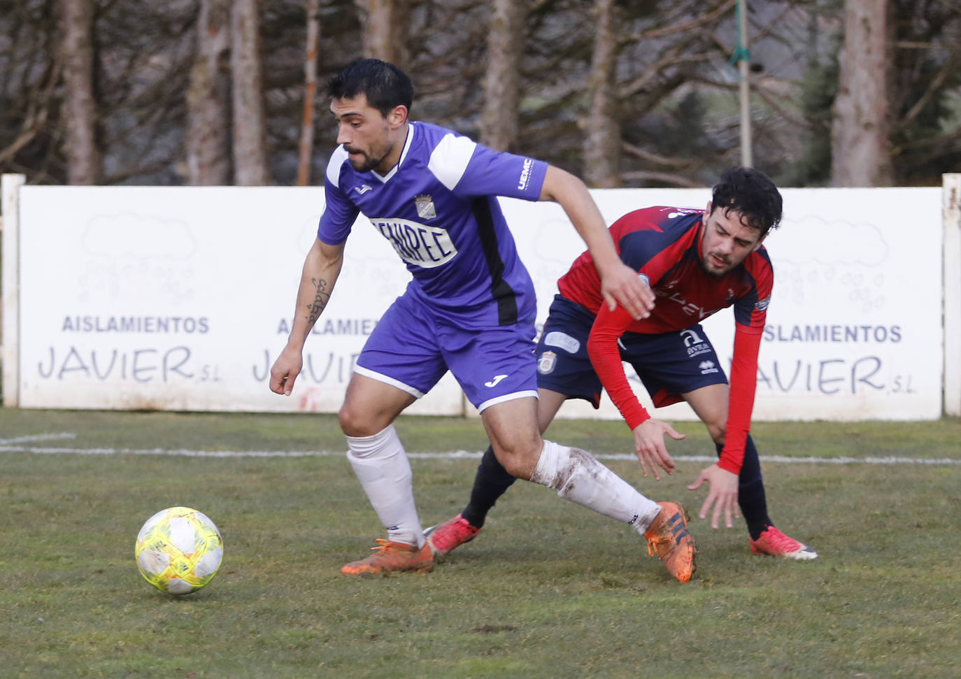 El equipo morado suma la quinta victoria de la temporada. 