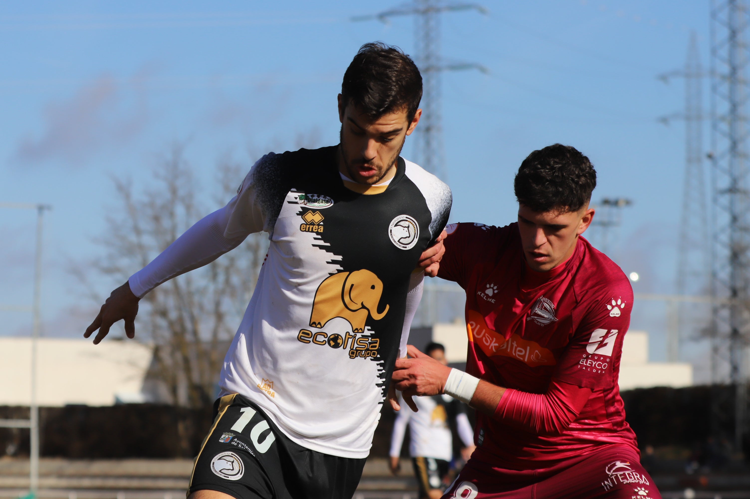 Fotos: Unionistas se eleva ante el Alavés B (4-2)