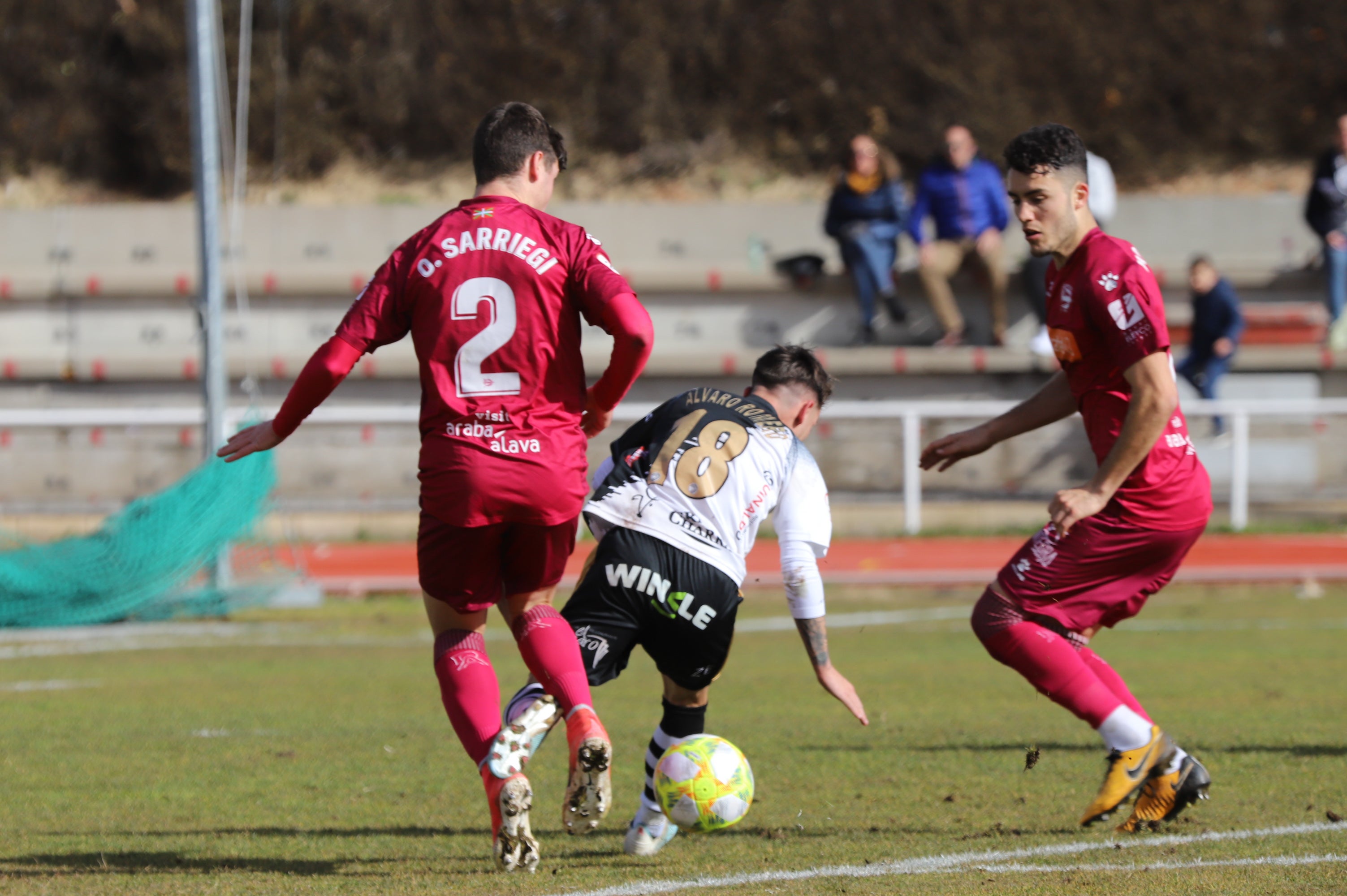 Fotos: Unionistas se eleva ante el Alavés B (4-2)