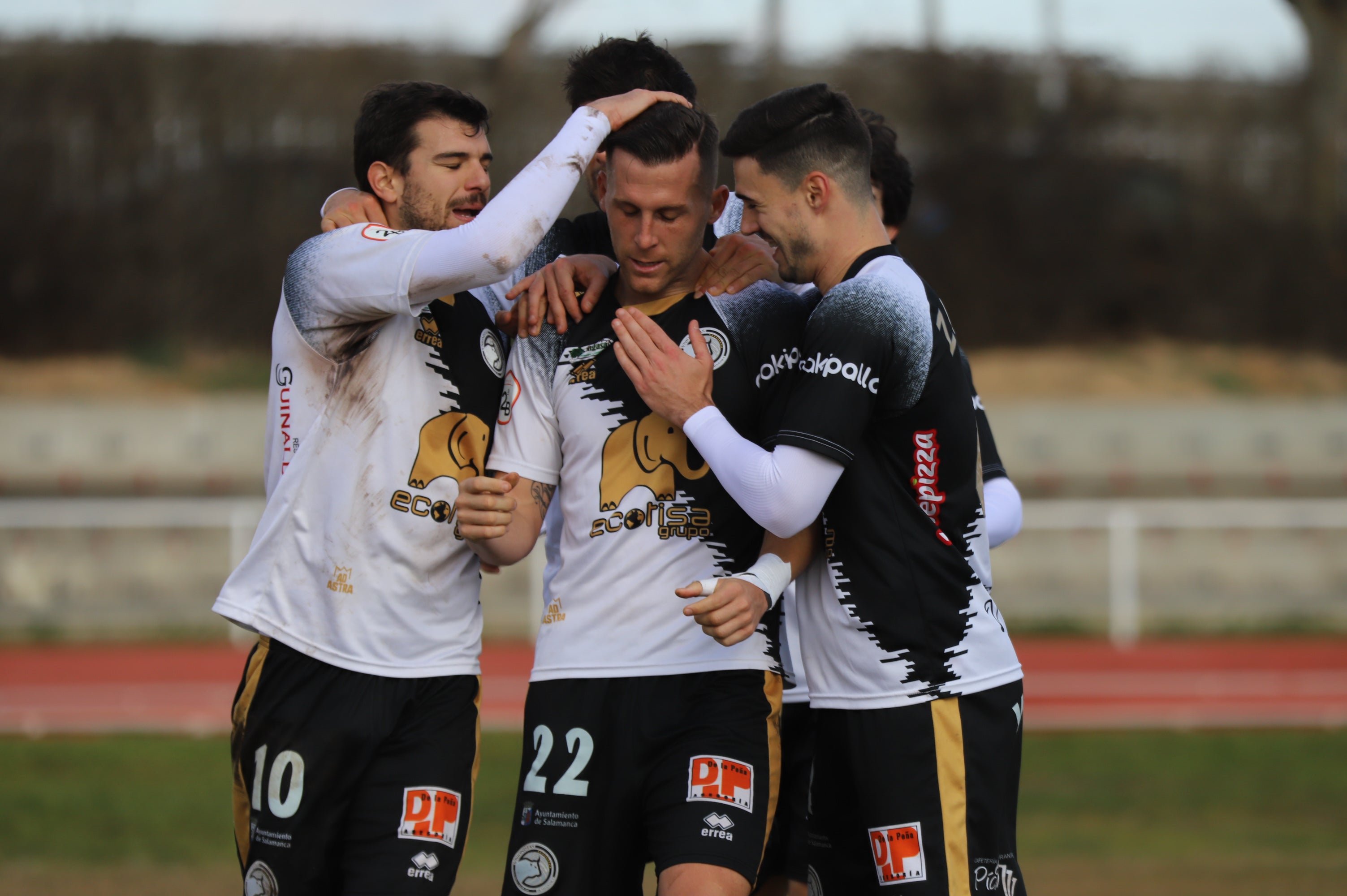 Fotos: Unionistas se eleva ante el Alavés B (4-2)