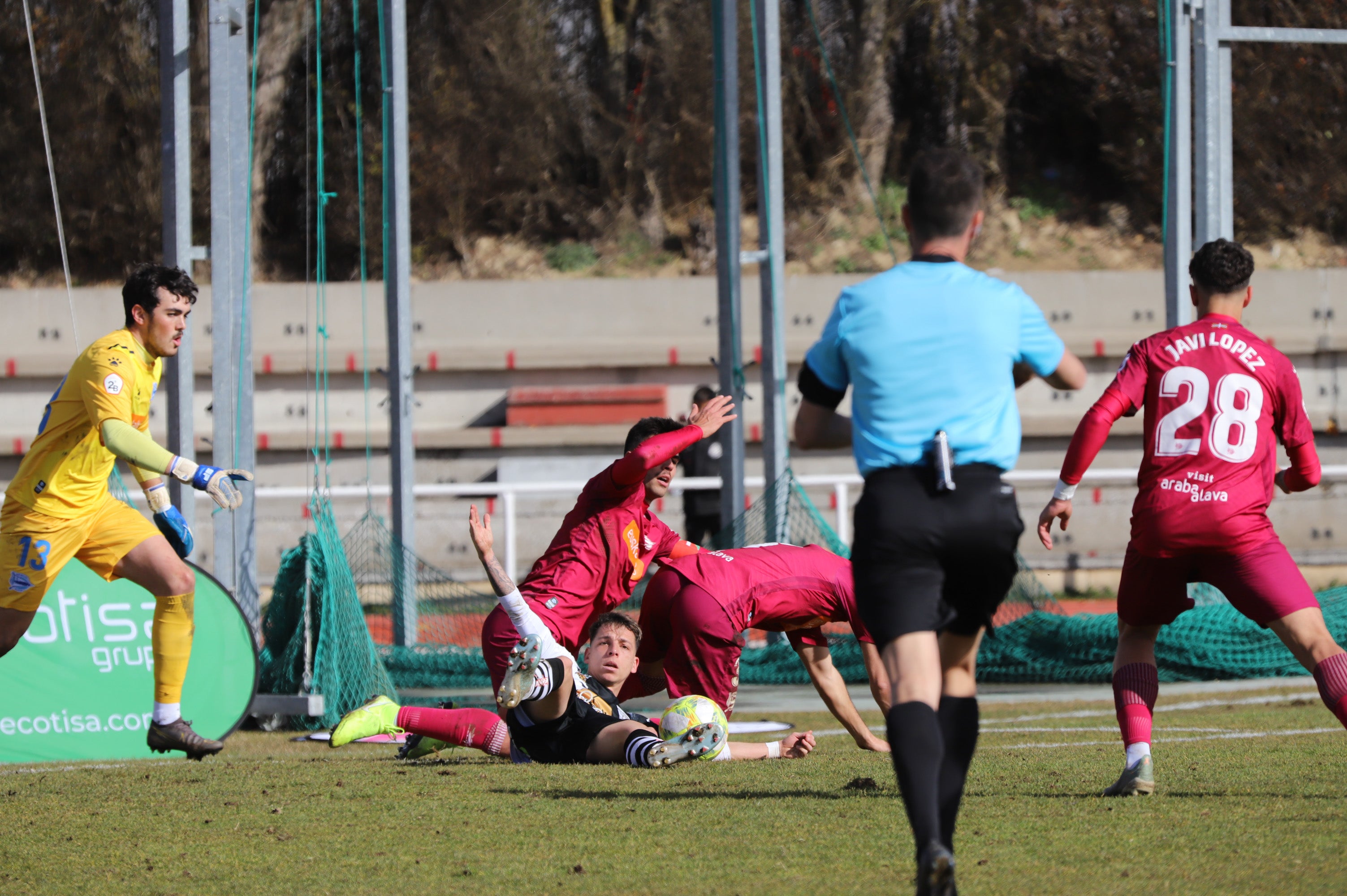 Fotos: Unionistas se eleva ante el Alavés B (4-2)