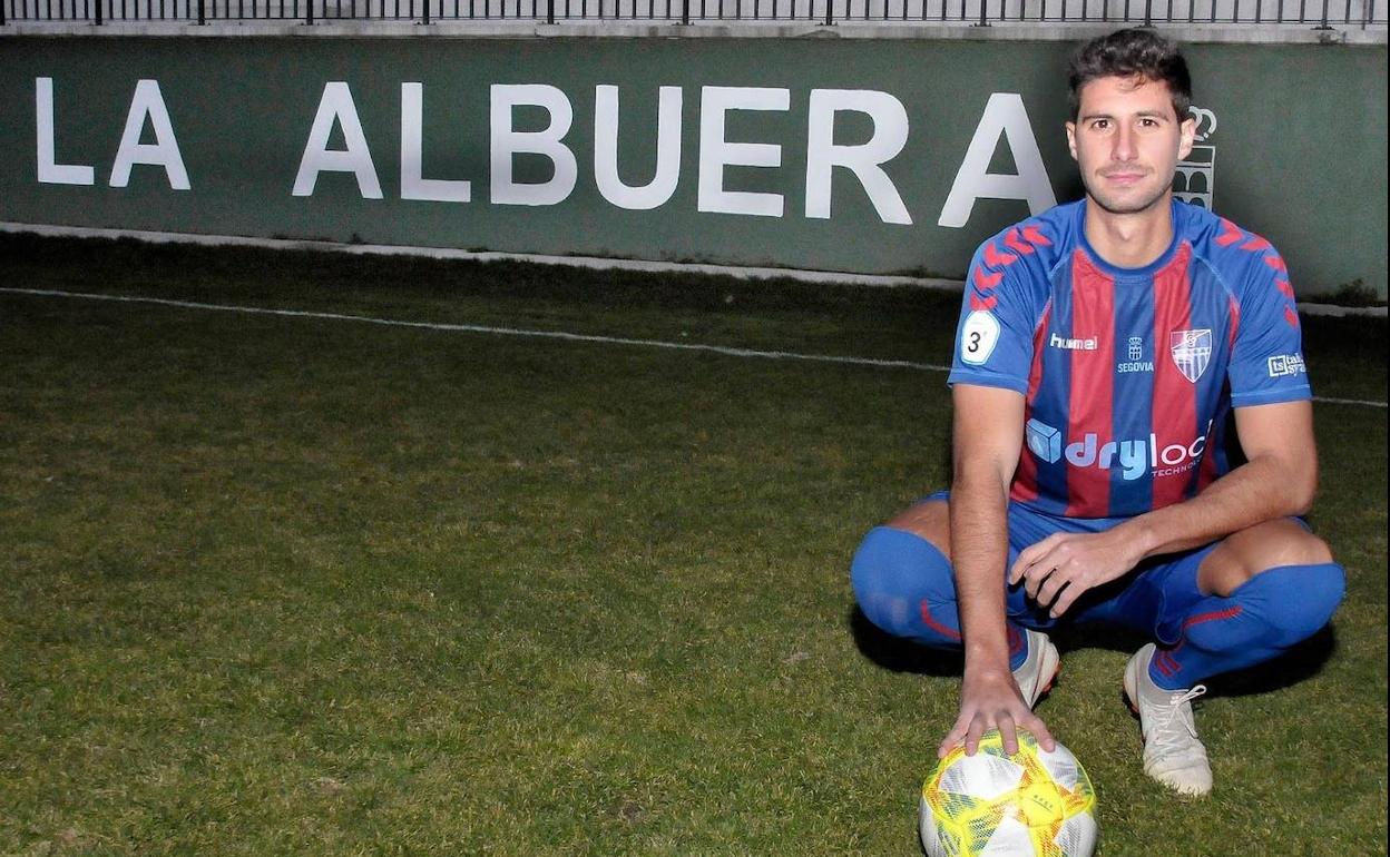 Pedro Astray, este lunes en el campo municipal de La Albuera. 