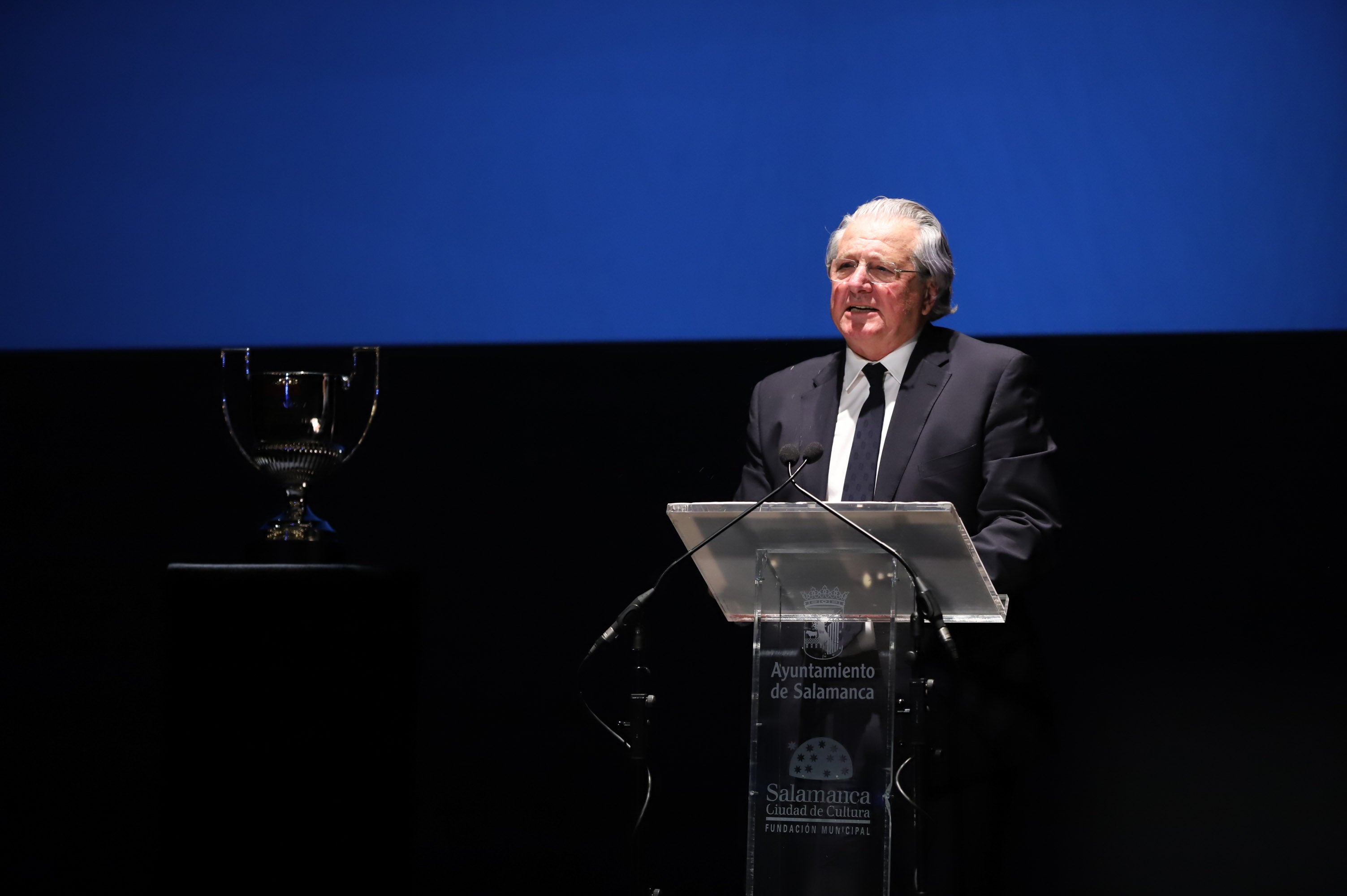 Fotos: Entrega del Trofeo Zamora de Jorge D&#039;Alessandro al ayuntamiento de Salamanca