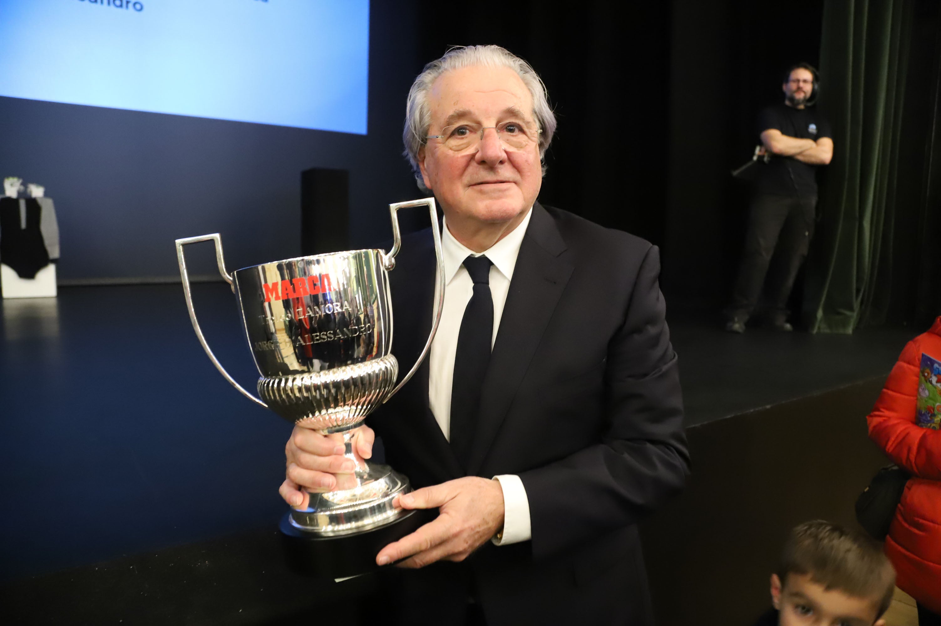 Fotos: Entrega del Trofeo Zamora de Jorge D&#039;Alessandro al ayuntamiento de Salamanca