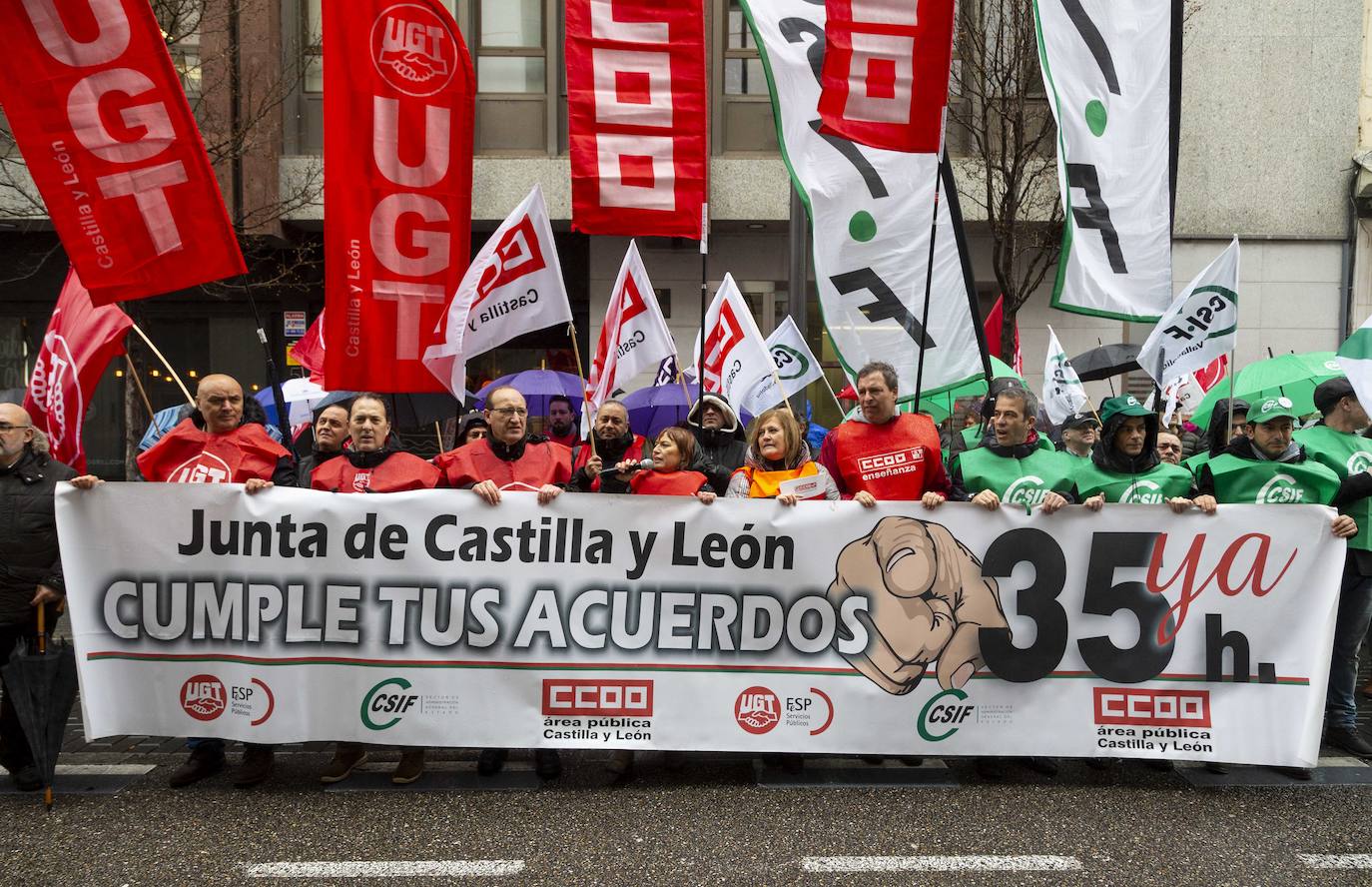 Los manifestantes han expresado su descontento con la Junta de Castilla y León y han reivindicado la semana laboral de 35 horas