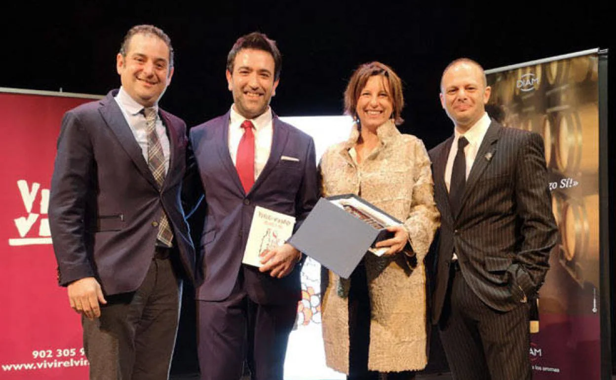 Iván Sanz, Alberto Matos, Belén Sanz y Raúl Serrano, en la entrega de premios de la revista Vivir el Vino. 