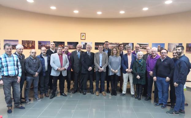 Autoridades, jurado y representantes municipales de la Mancomunidad Torozos durante el acto.