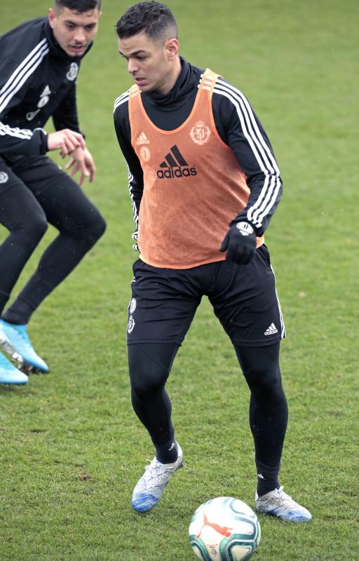 El día 1 de Ben Arfa en Valladolid amaneció lluvioso en los Anexos, donde un puñado de aficionados desafiaron al mal tiempo para presenciar in situ las evoluciones de la nueva adquisición del club blanquivioleta