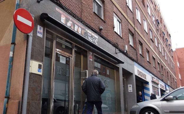 Peluquería Tangek, en la calle Cádiz, cuyos dueños han sido detenidos por narcotráfico y regentar cinco casas de citas en Valladolid.. 