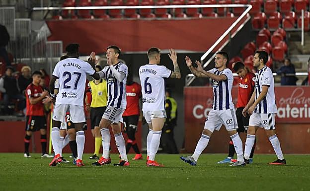 Salisu, Alcaraz, Raúl García, San Emeterio y Olivas celebran el triunfo al término del partido. 
