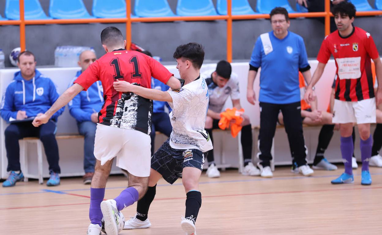 Una acción del último partido en casa del FS Salamanca. 