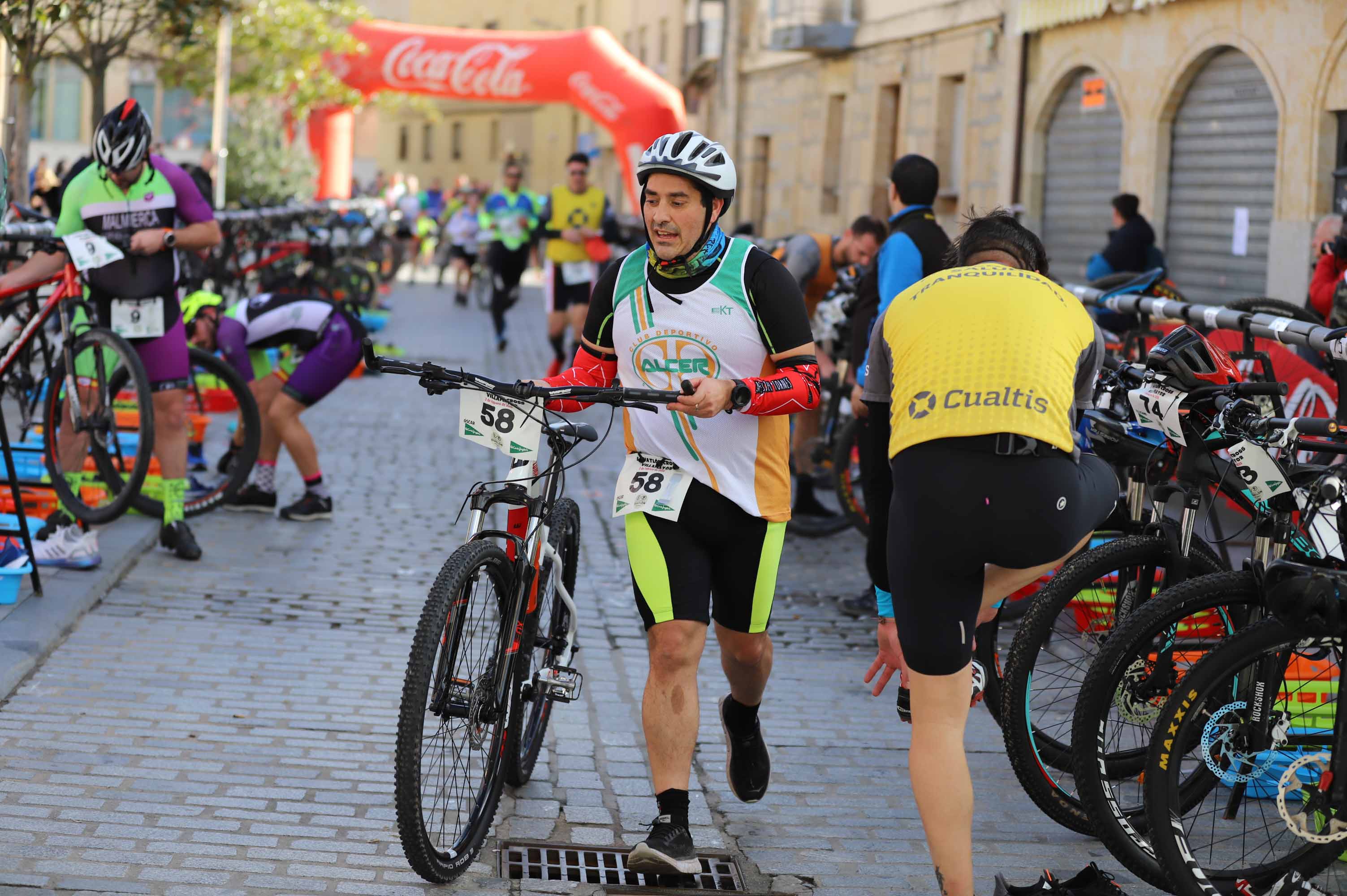 Participantes en el Duatlon de Villamayor. 