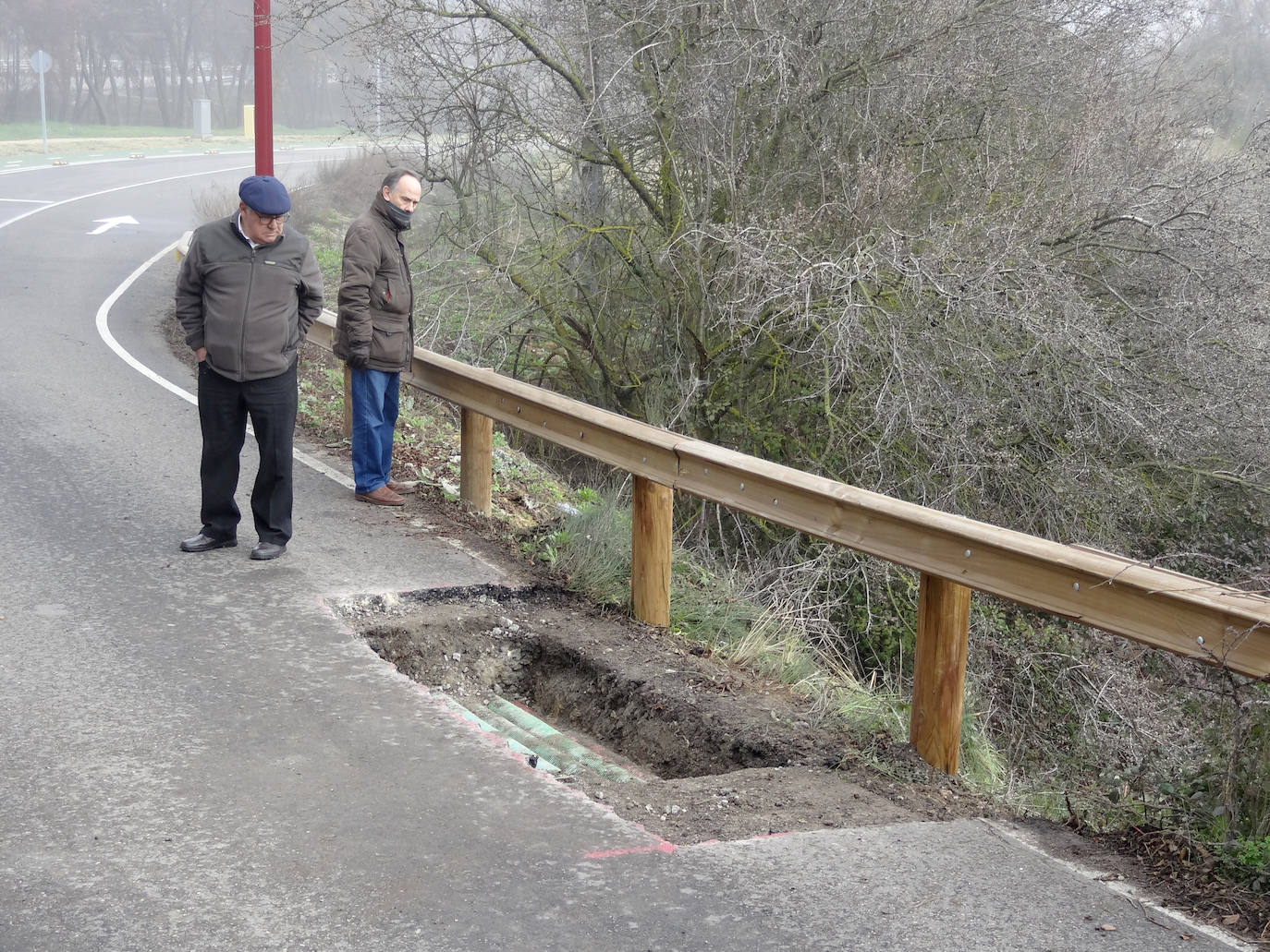 Las obras de reparación del acceso principal al barrio se prolongarán hasta el próximo 14 de febrero. 