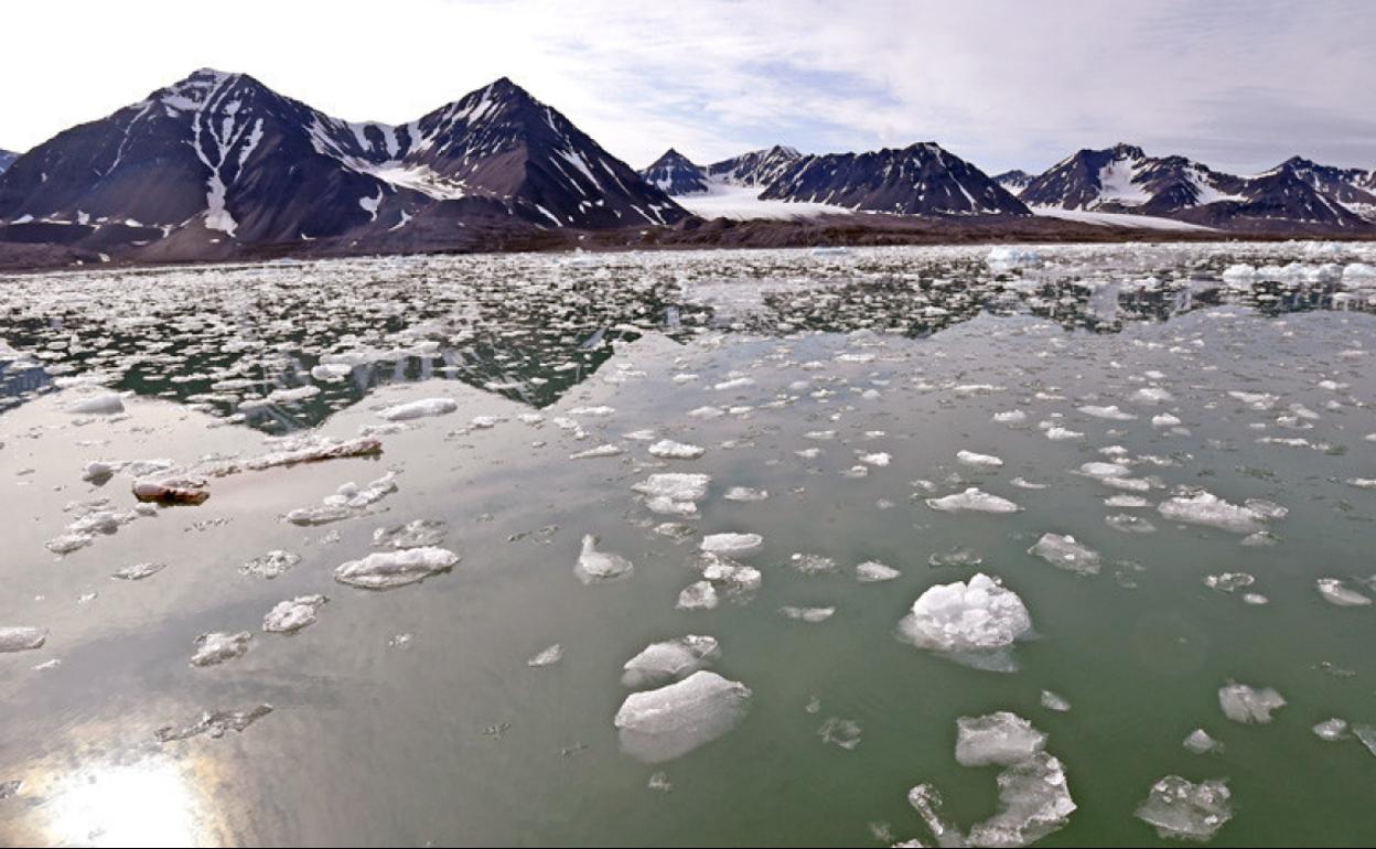 Uno de los fiordos de Noruega sin su habitual capa de hielo.