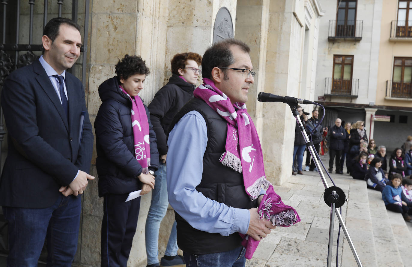 El colegio Maristas de Palencia celebra su centenario en la Plaza Mayor.