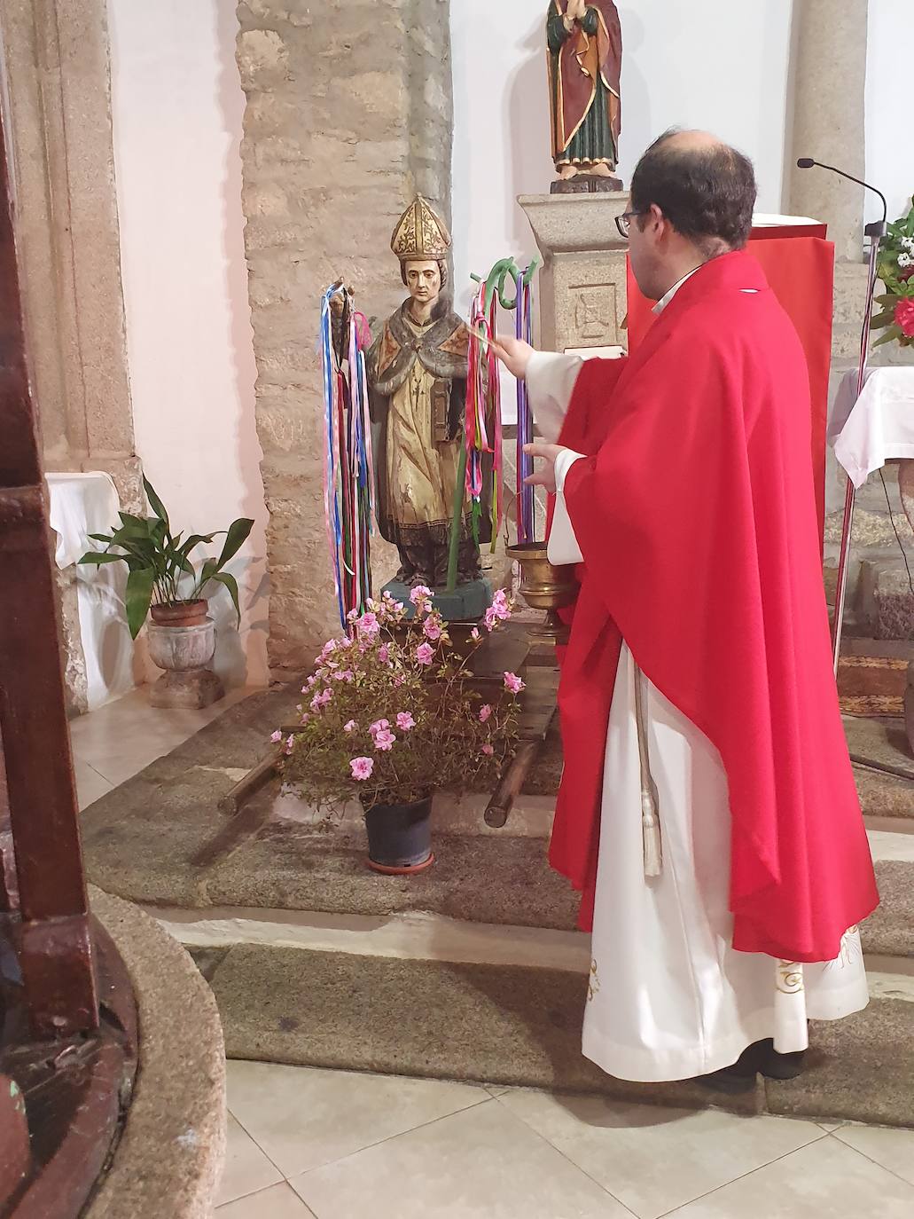 El Maíllo, Nava de Francia, Santibáñez, Fuentes de Béjar, Herguijuela y San Miguel de Valero celebran esta festividad en la que las gargantillas se convirtieron en protagonistas de la jornada