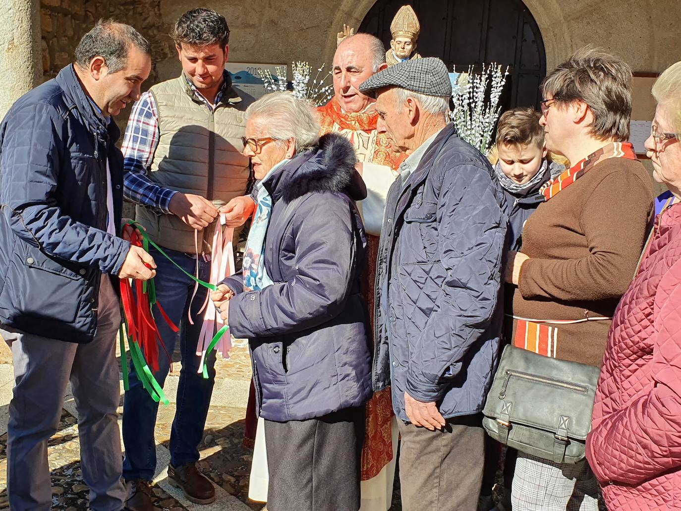 El Maíllo, Nava de Francia, Santibáñez, Fuentes de Béjar, Herguijuela y San Miguel de Valero celebran esta festividad en la que las gargantillas se convirtieron en protagonistas de la jornada