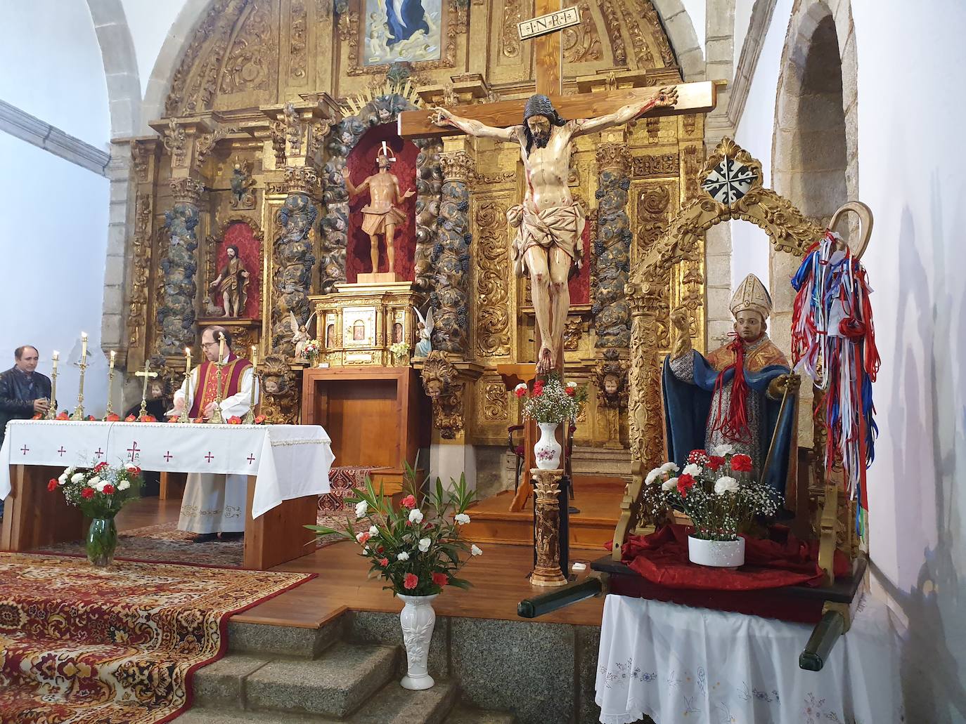 El Maíllo, Nava de Francia, Santibáñez, Fuentes de Béjar, Herguijuela y San Miguel de Valero celebran esta festividad en la que las gargantillas se convirtieron en protagonistas de la jornada