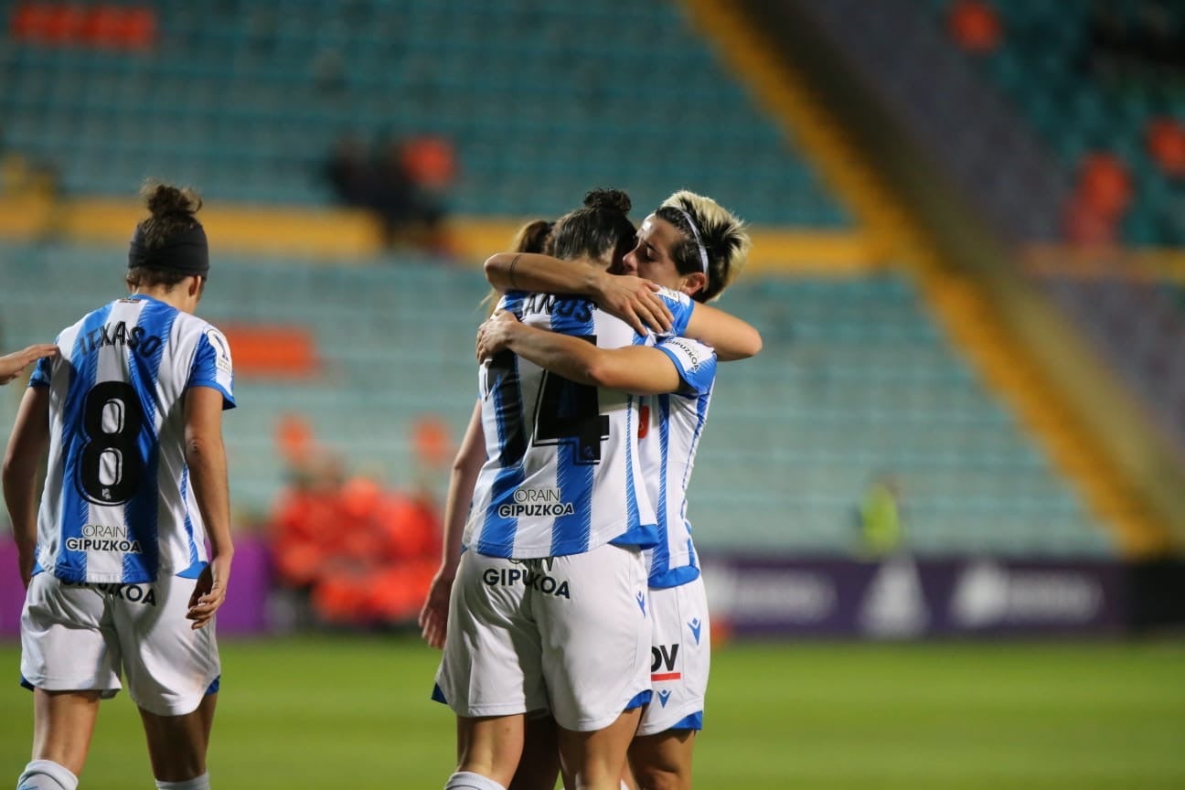 Primera semifinal de la Supercopa femenina de fútbol en el estadio Helmántico de Salamanca entre la Real Sociedad y la UD Levante. 