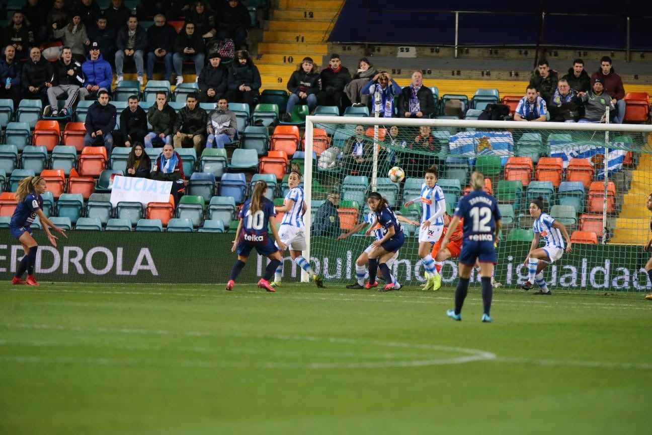 Primera semifinal de la Supercopa femenina de fútbol en el estadio Helmántico de Salamanca entre la Real Sociedad y la UD Levante. 