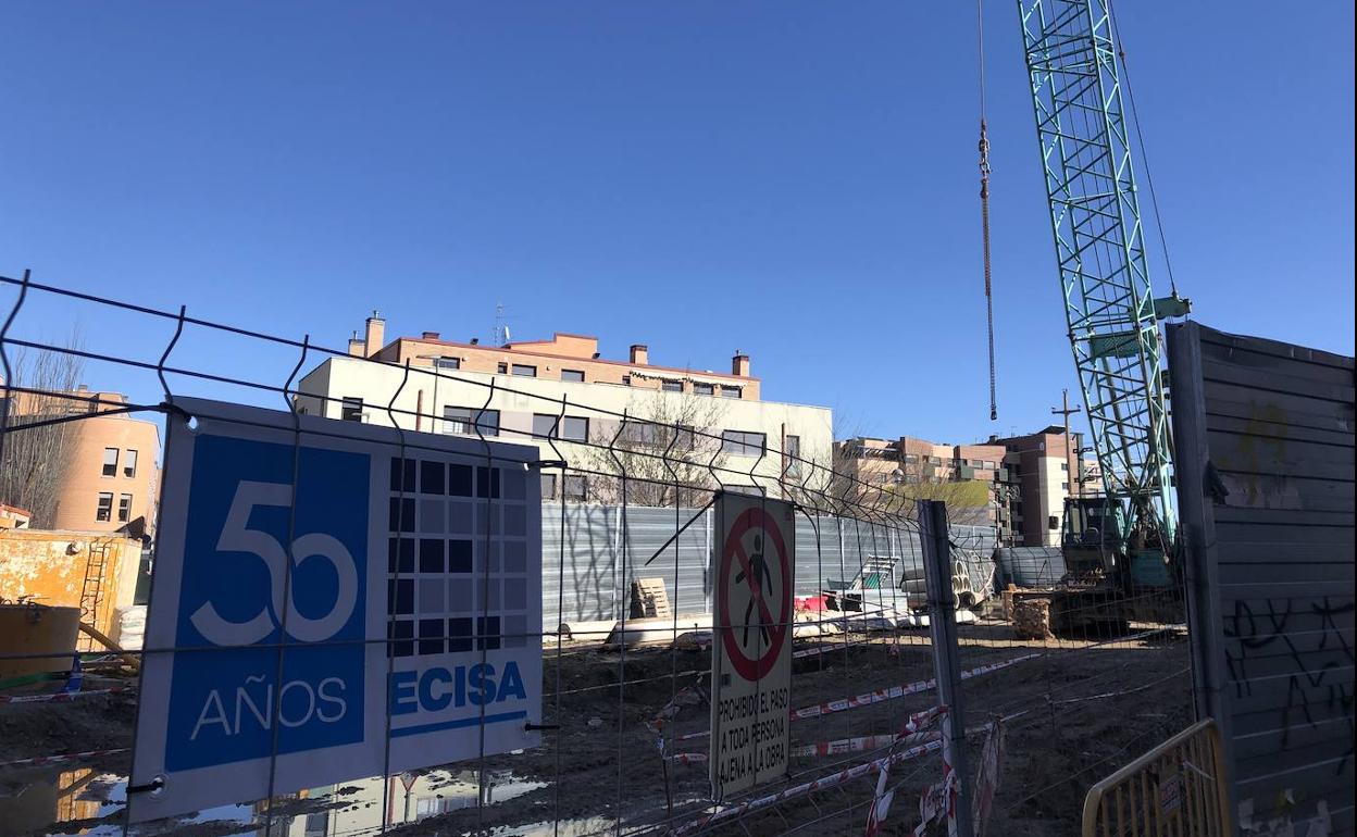 Entrada a las obras del túnel de Andrómeda en Pilarica. 