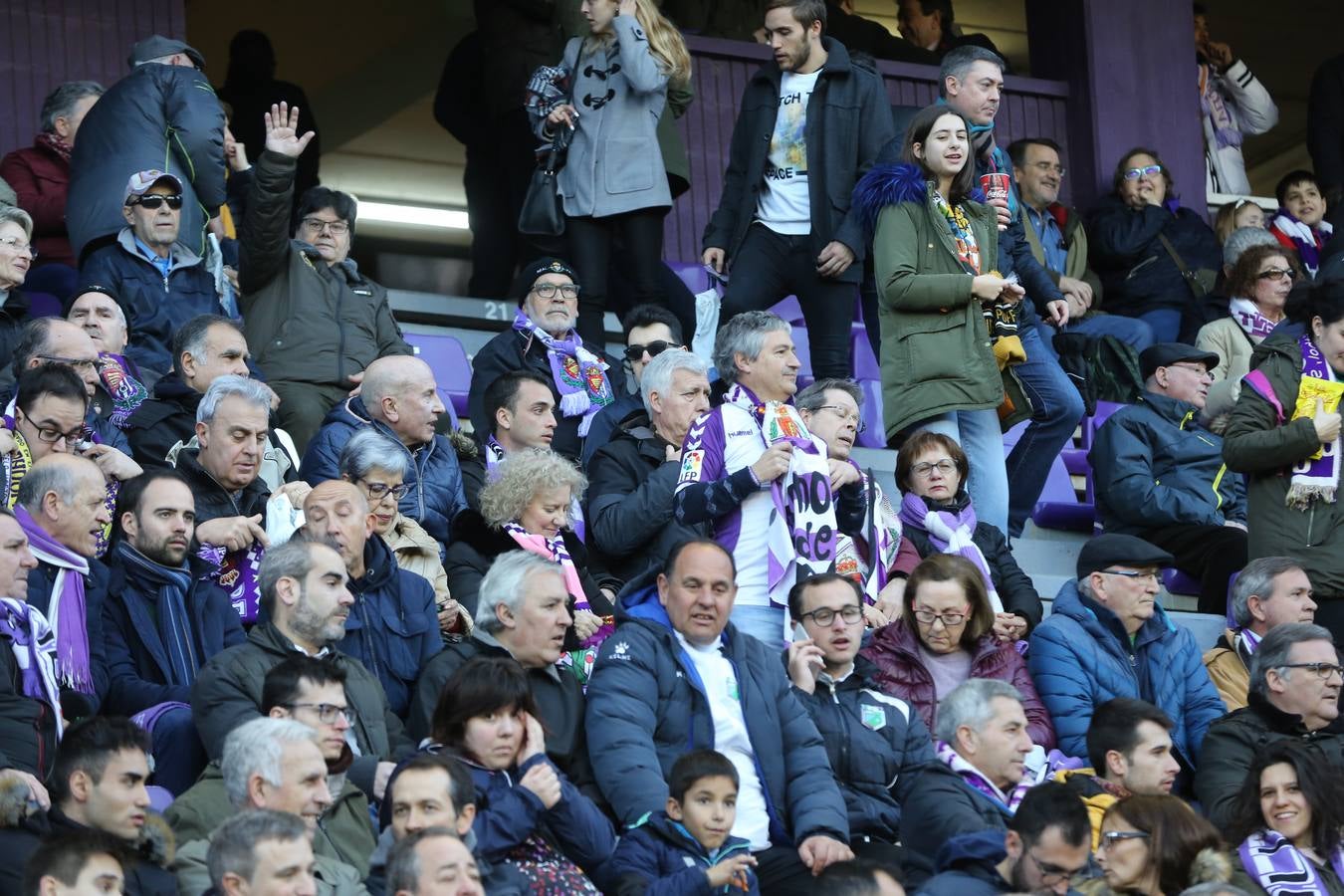 Si has estado en el estadio José Zorrilla presenciando el partido Real Valladolid-Villarreal, puede que la cámara de nuestro fotógrado te haya «pillado»