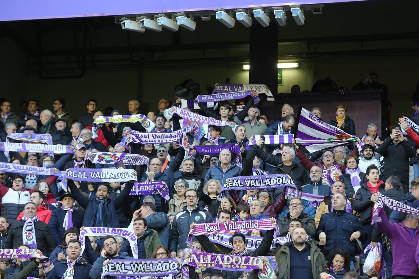 Si has estado en el estadio José Zorrilla presenciando el partido Real Valladolid-Villarreal, puede que la cámara de nuestro fotógrado te haya «pillado»