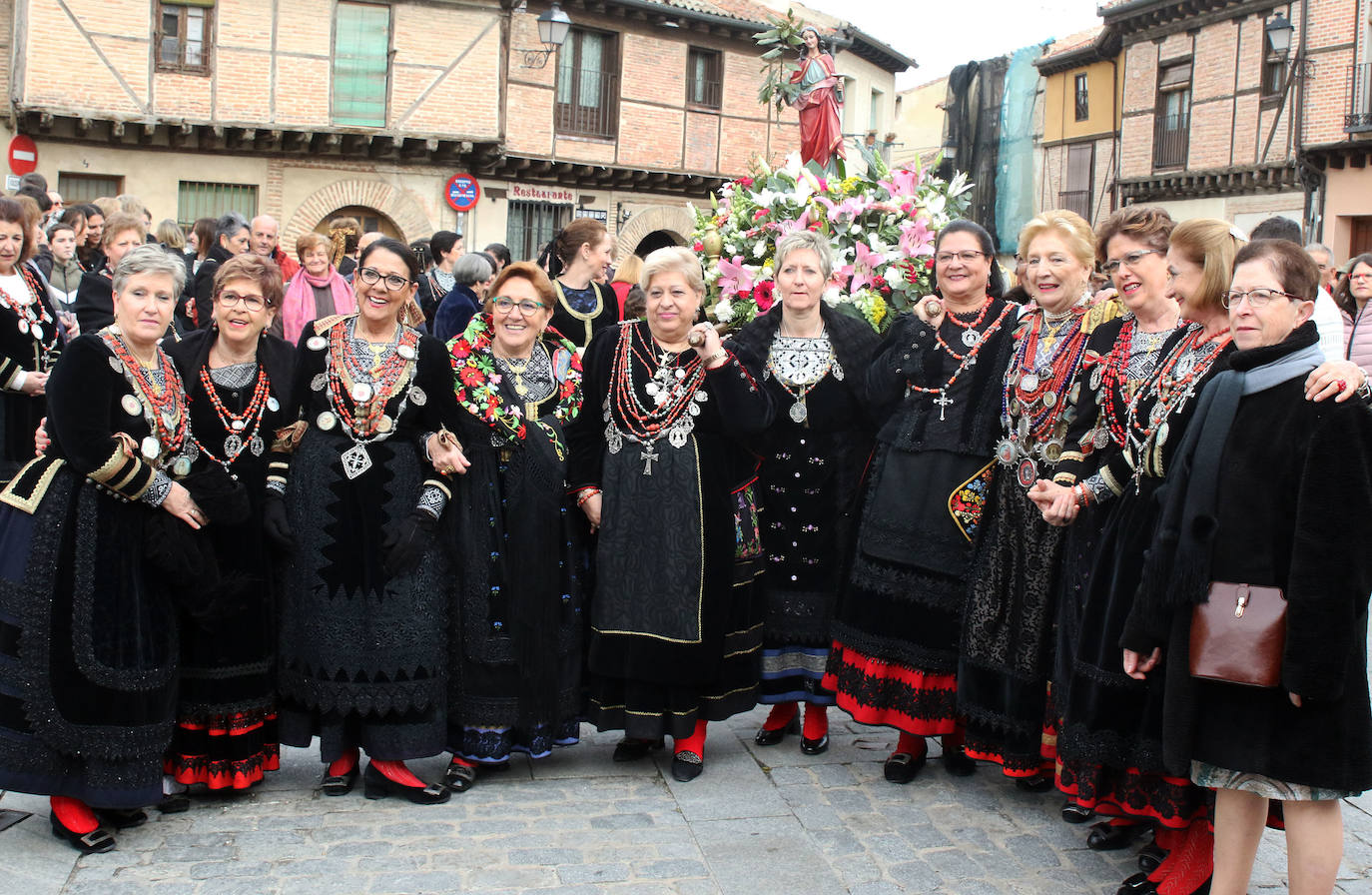 El barrio de San Lorenzo celebra Santa Águeda 