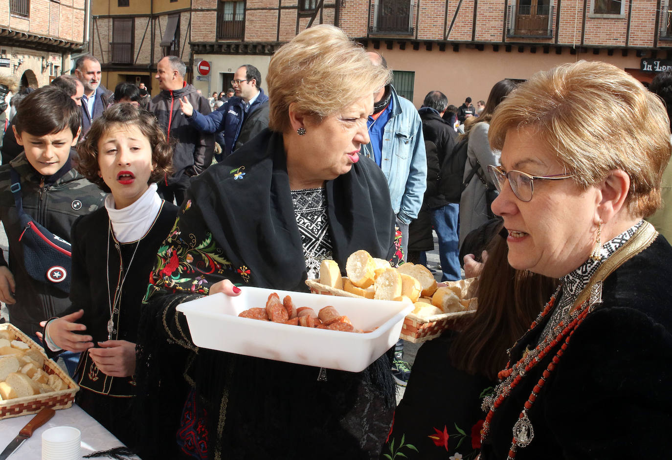 El barrio de San Lorenzo celebra Santa Águeda 