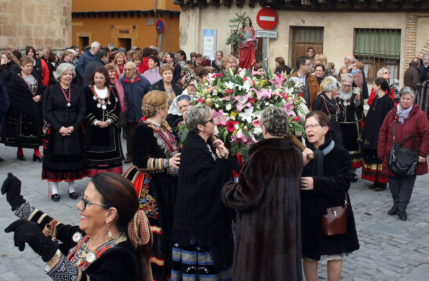 El barrio de San Lorenzo celebra Santa Águeda 