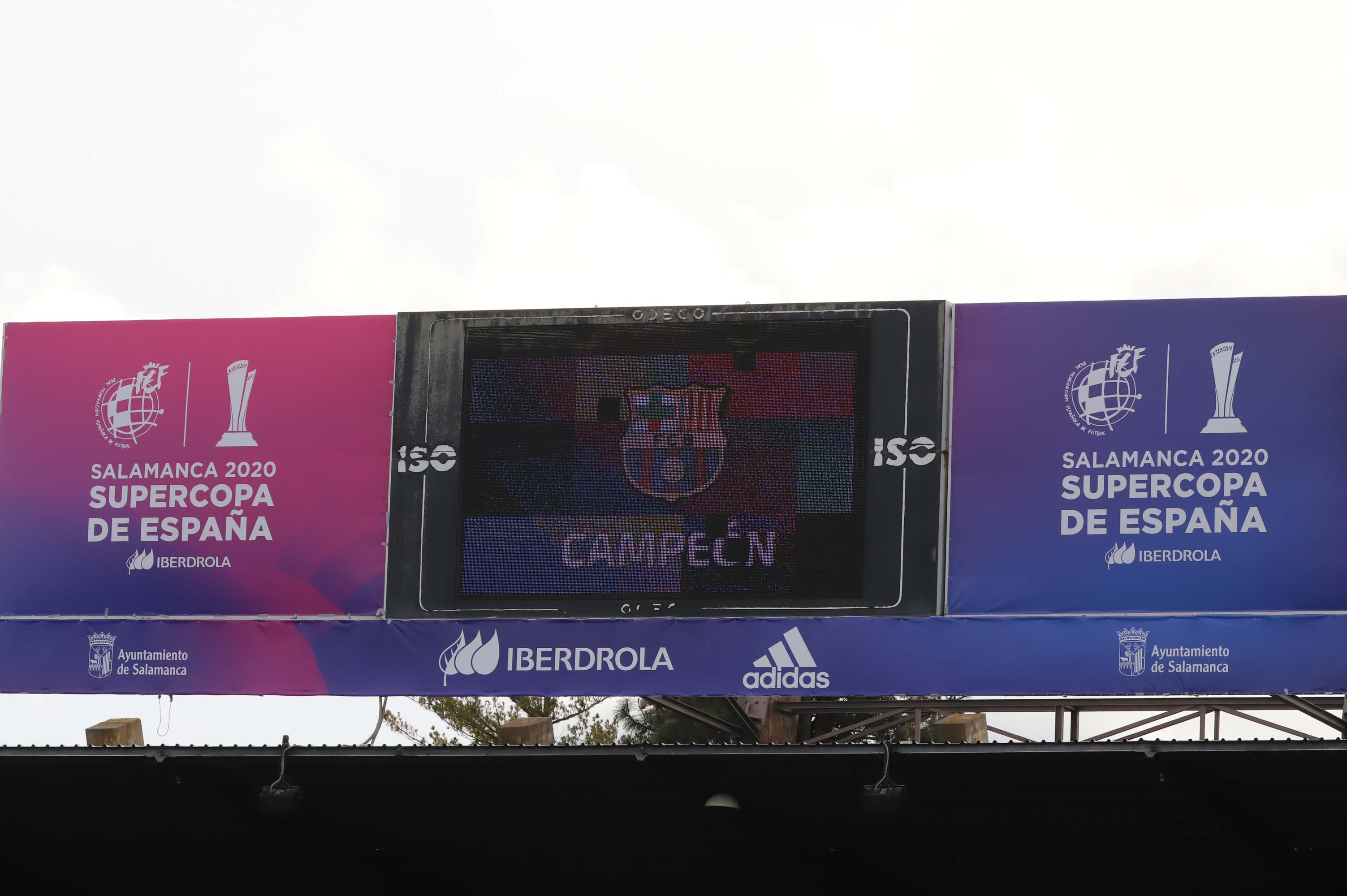 El equipo catalán se muestró muy superior desde el primer minuto a la Real Sociedad con cuatro goles de Marta Torrejón, MVP de la gran final celebrada en el estadio Helmántico